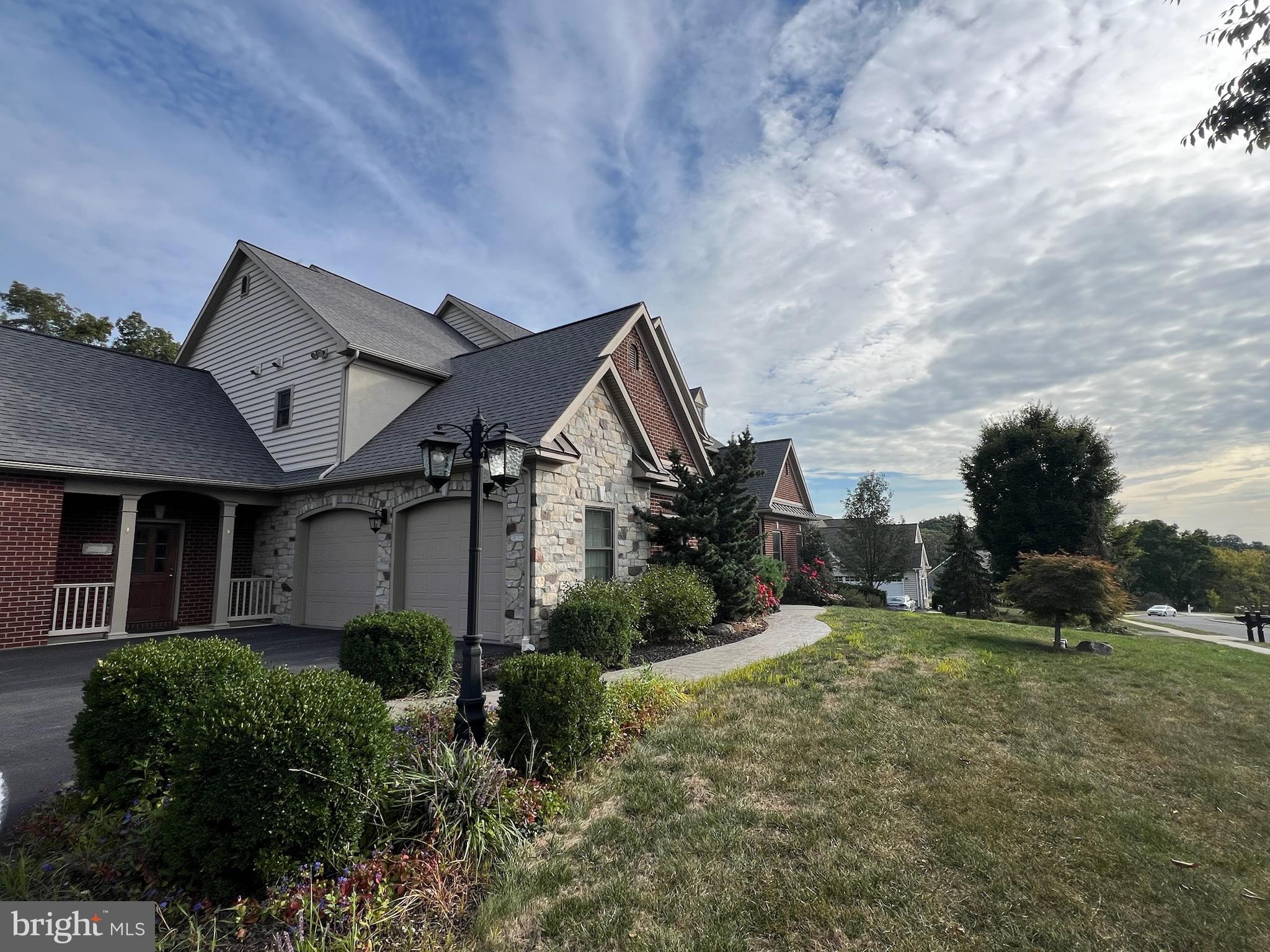 SUMMIT AT STONEMILL - Residential