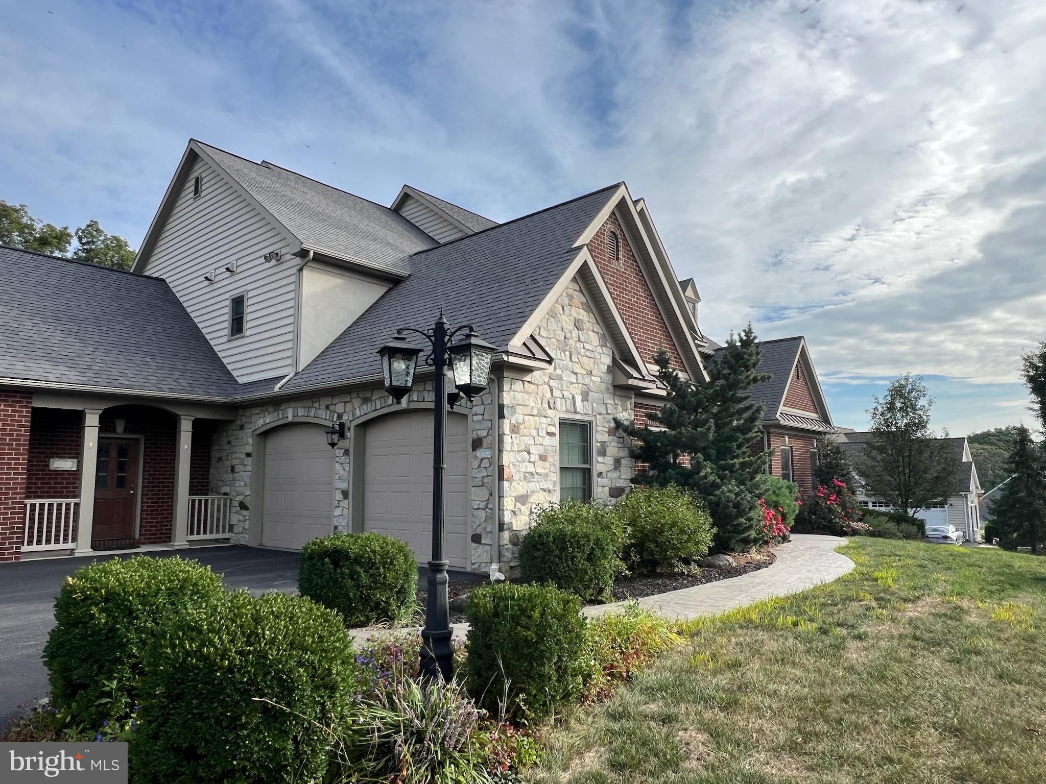 SUMMIT AT STONEMILL - Residential