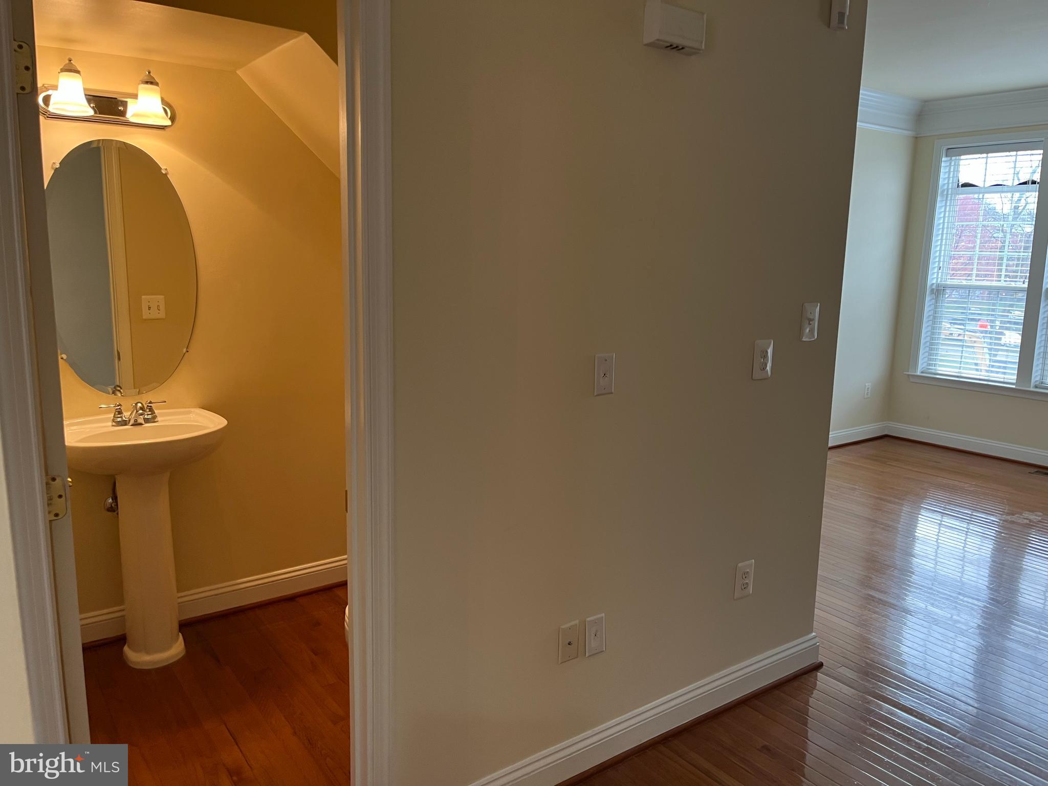 ALCOVA HEIGHTS - Residential Lease