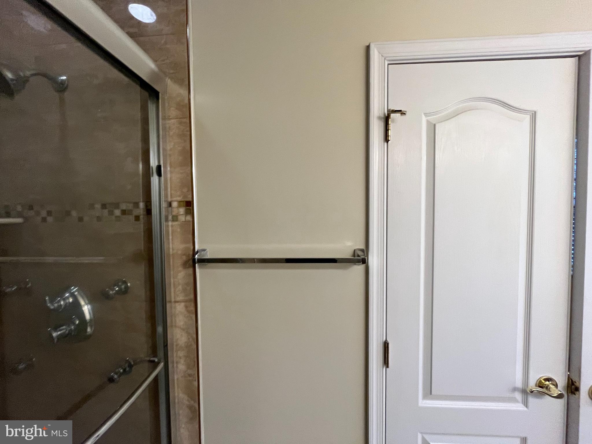 ALCOVA HEIGHTS - Residential Lease