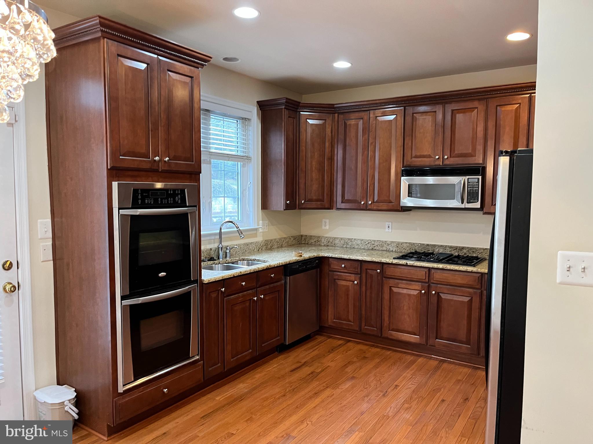 ALCOVA HEIGHTS - Residential Lease