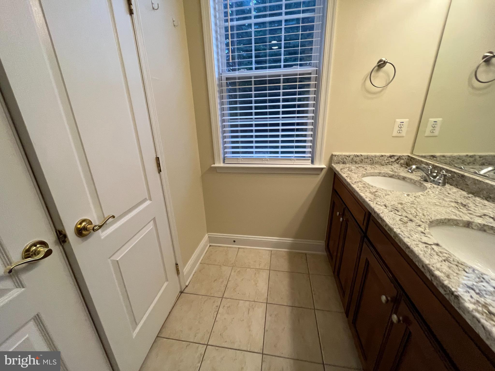 ALCOVA HEIGHTS - Residential Lease