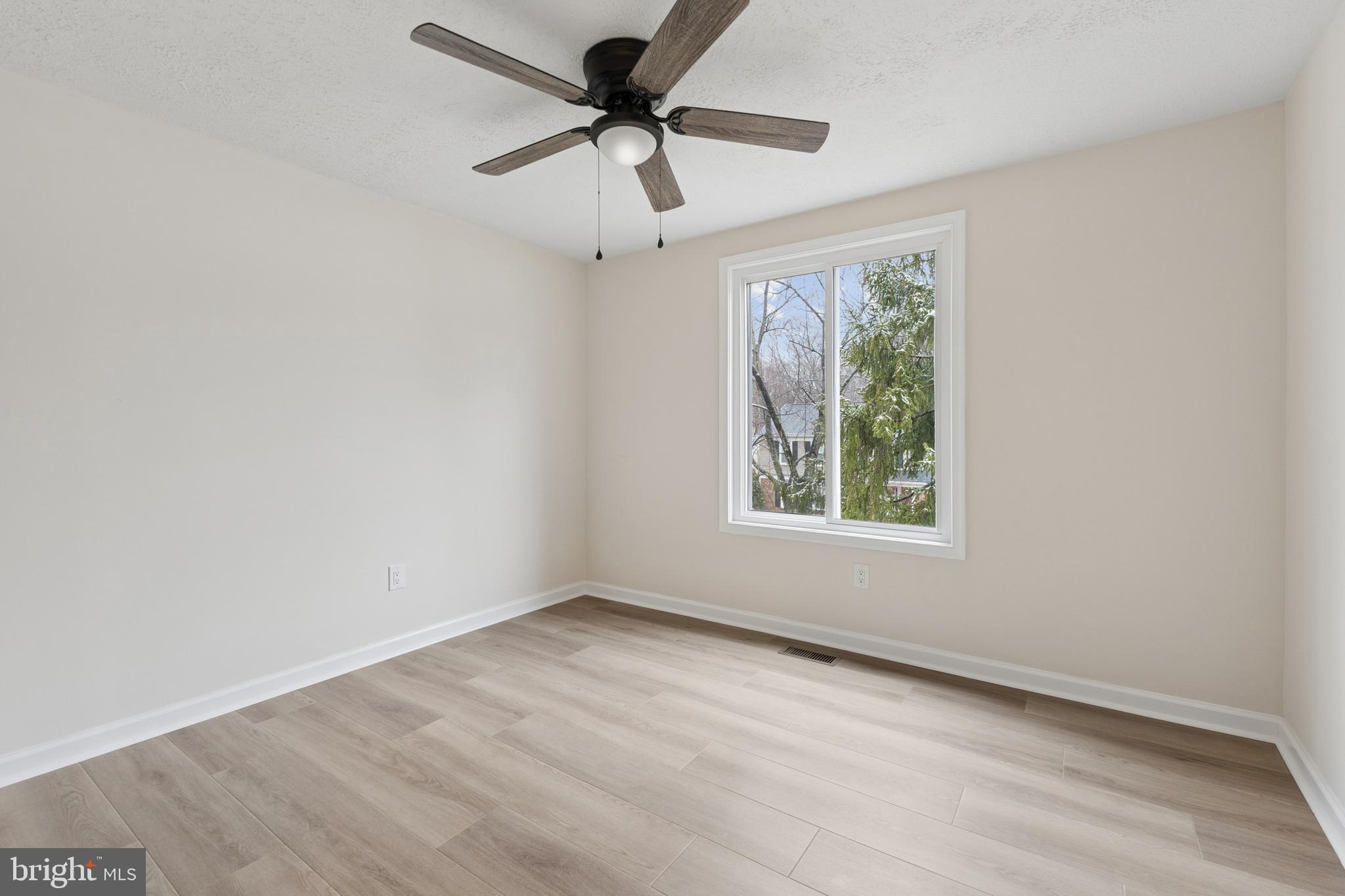 COUNTRY CLUB LAKE - Residential