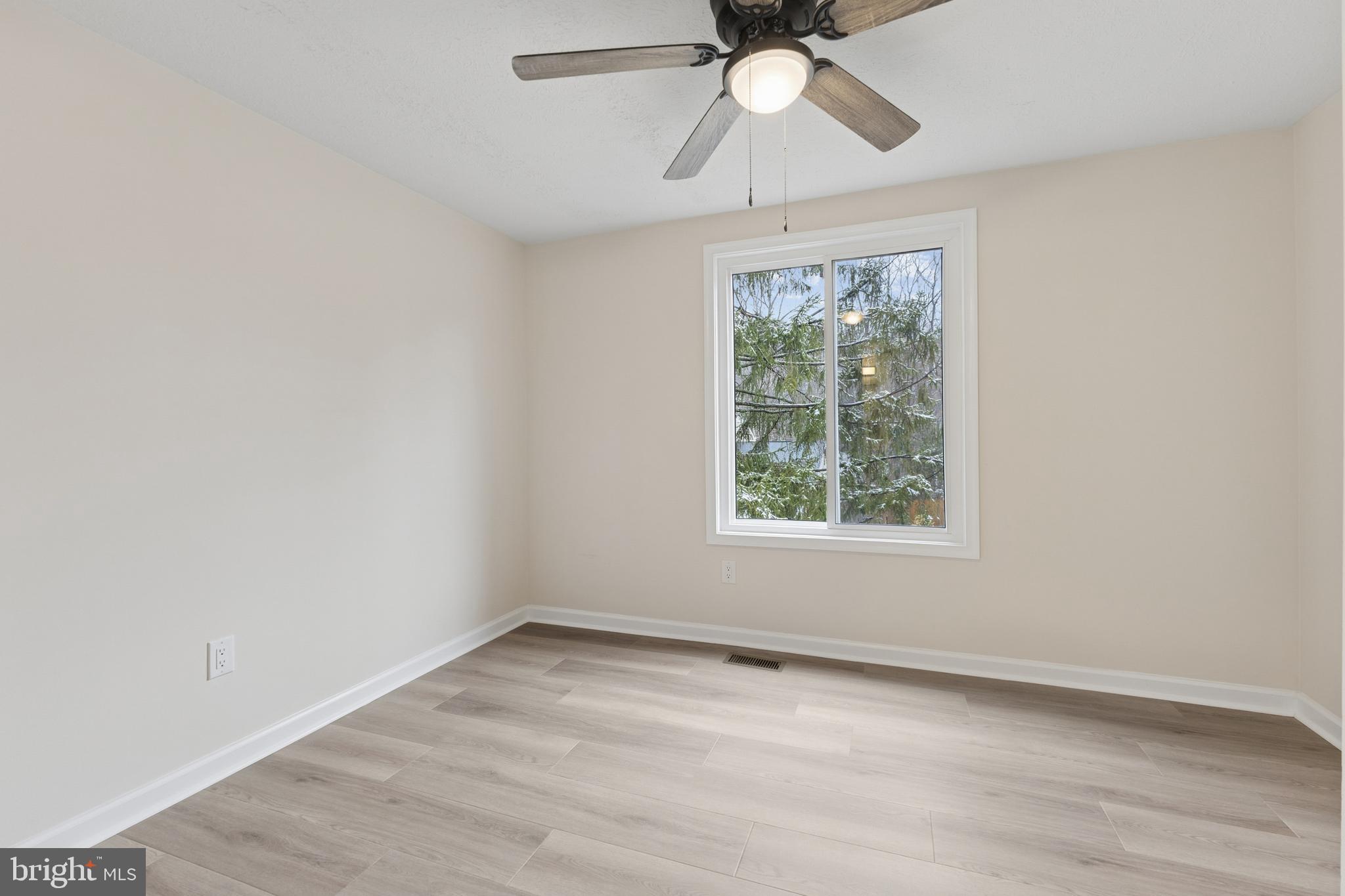 COUNTRY CLUB LAKE - Residential