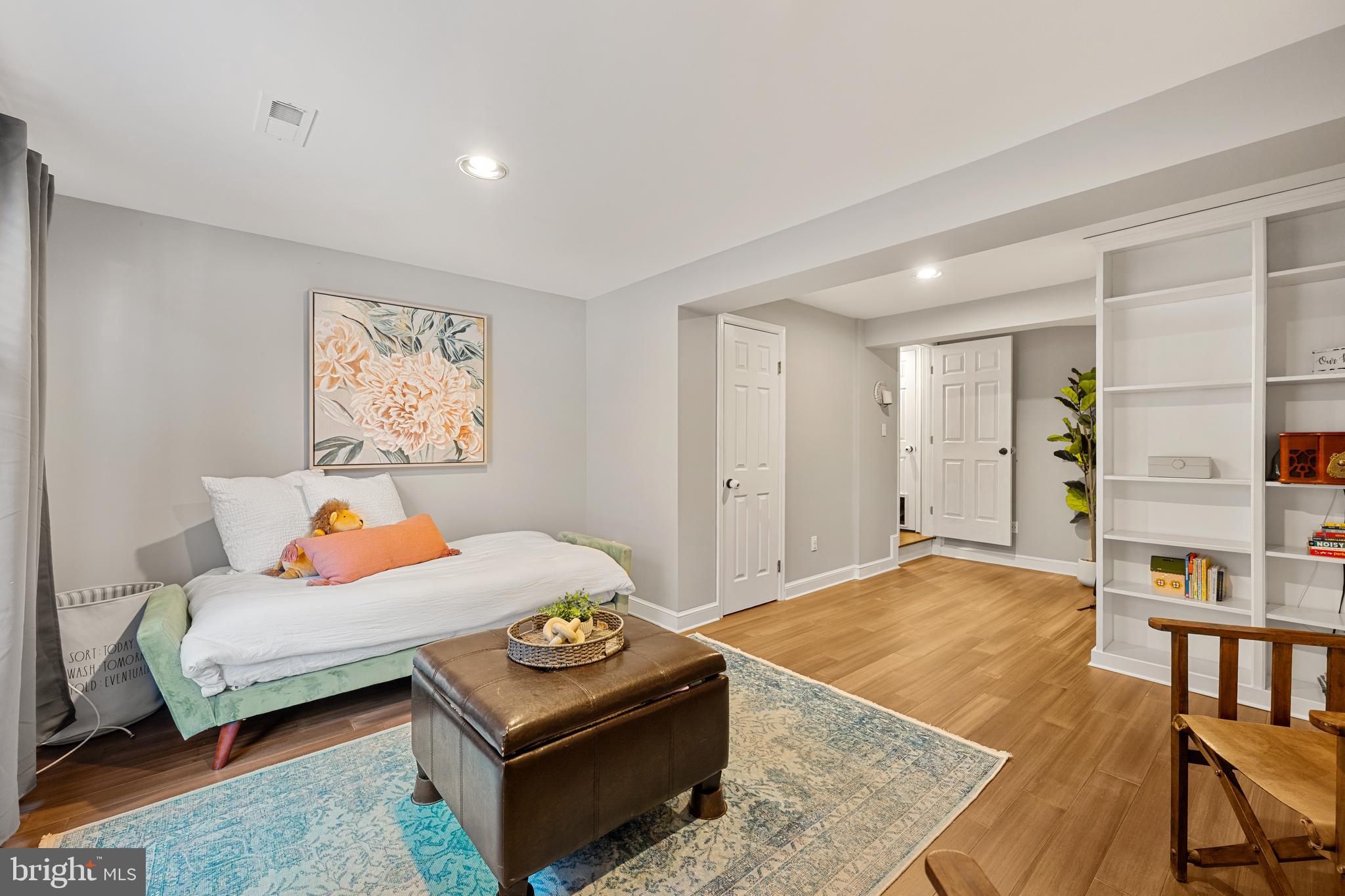 BARCROFT TOWNHOME - Residential