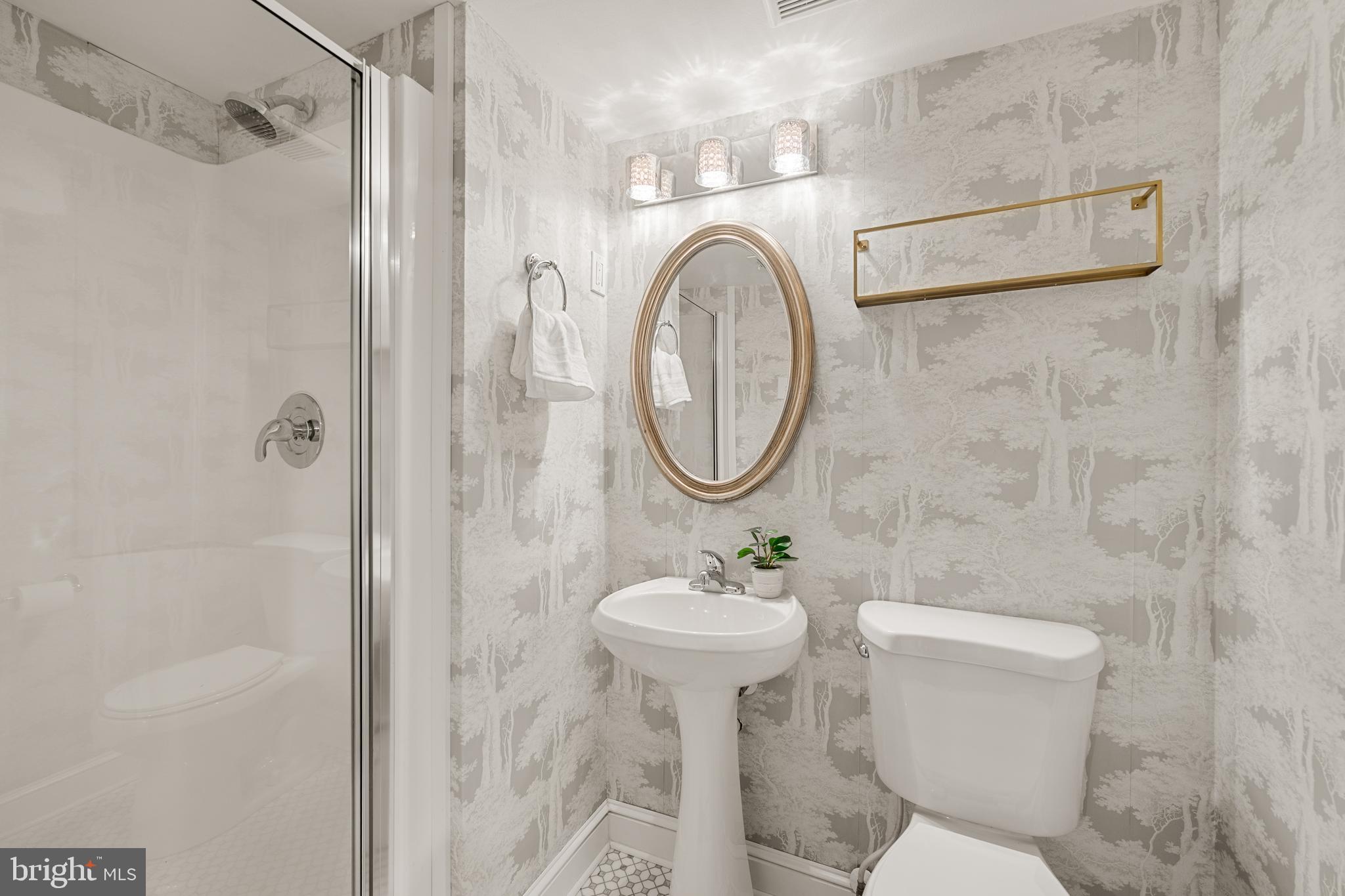 BARCROFT TOWNHOME - Residential