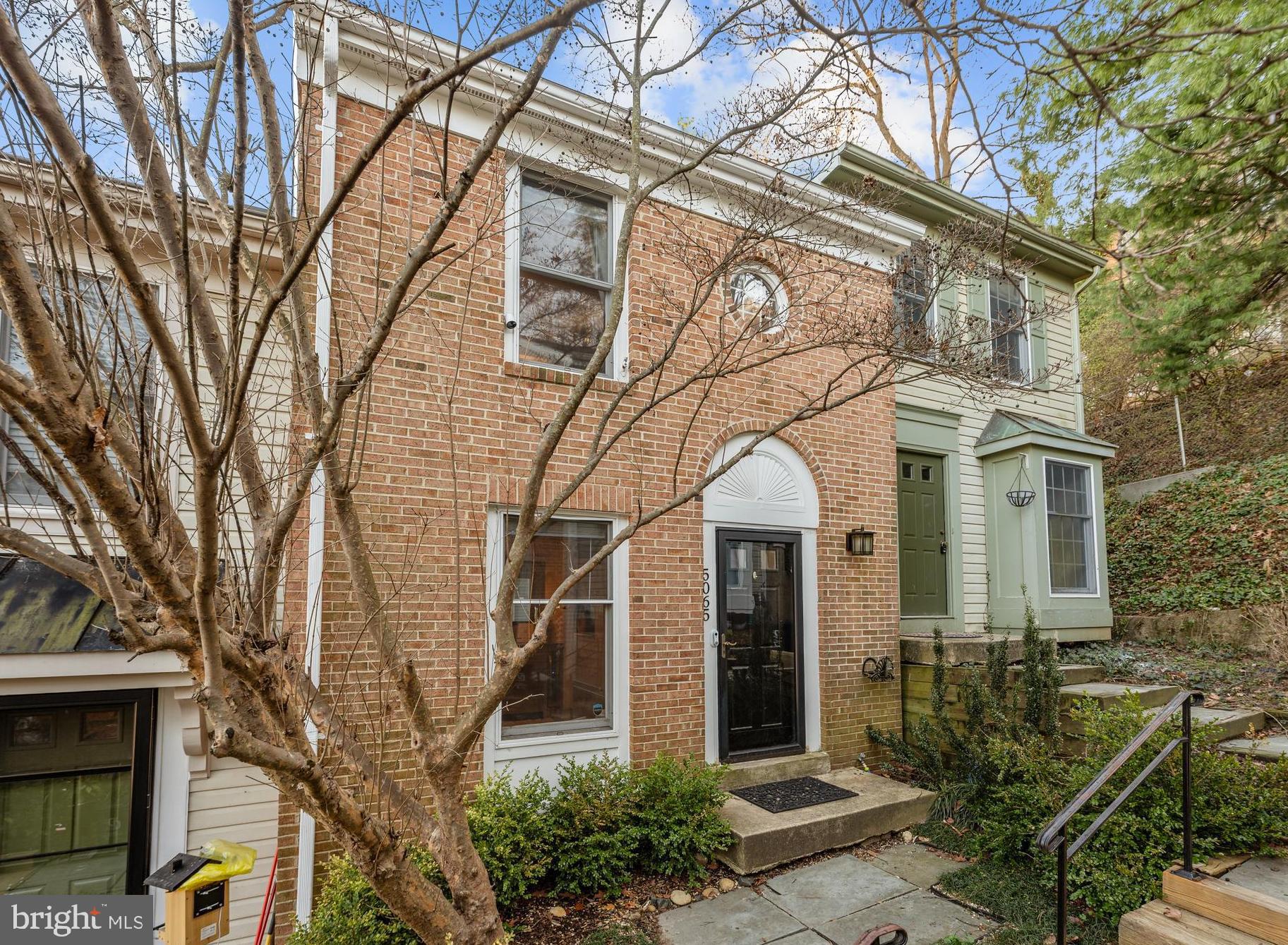 BARCROFT TOWNHOME - Residential