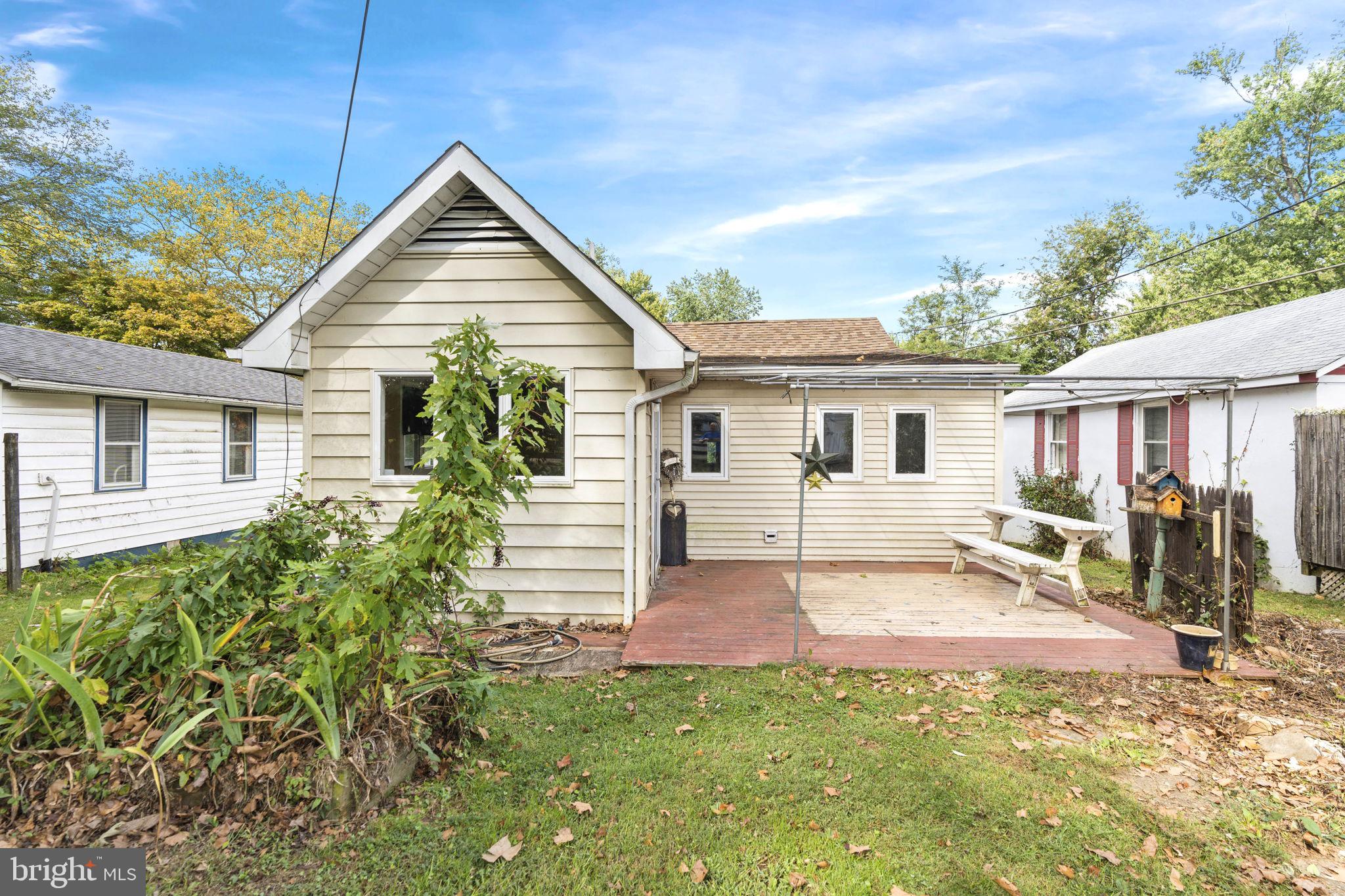 CRYSTAL BEACH MANOR - Residential