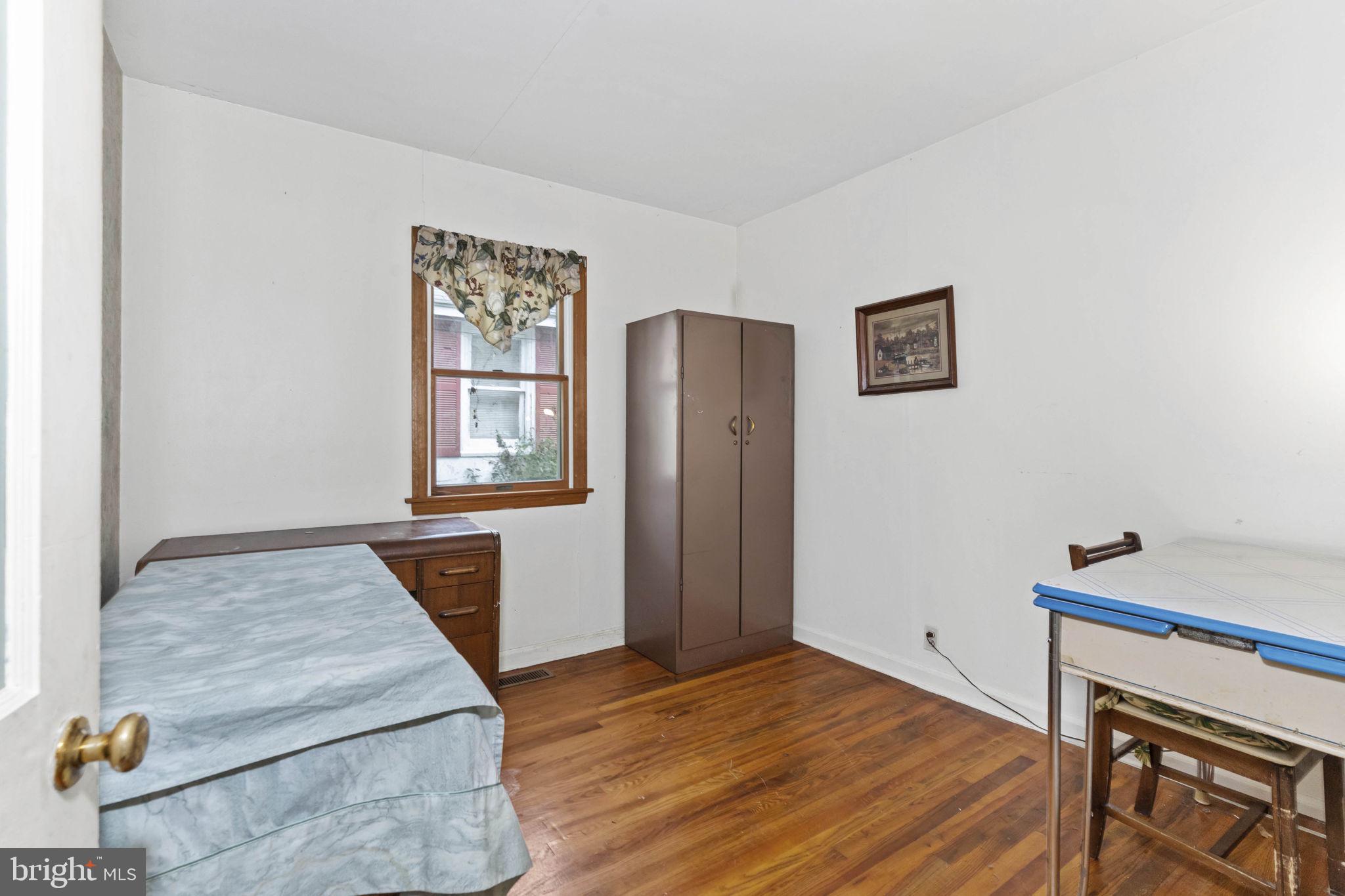 CRYSTAL BEACH MANOR - Residential