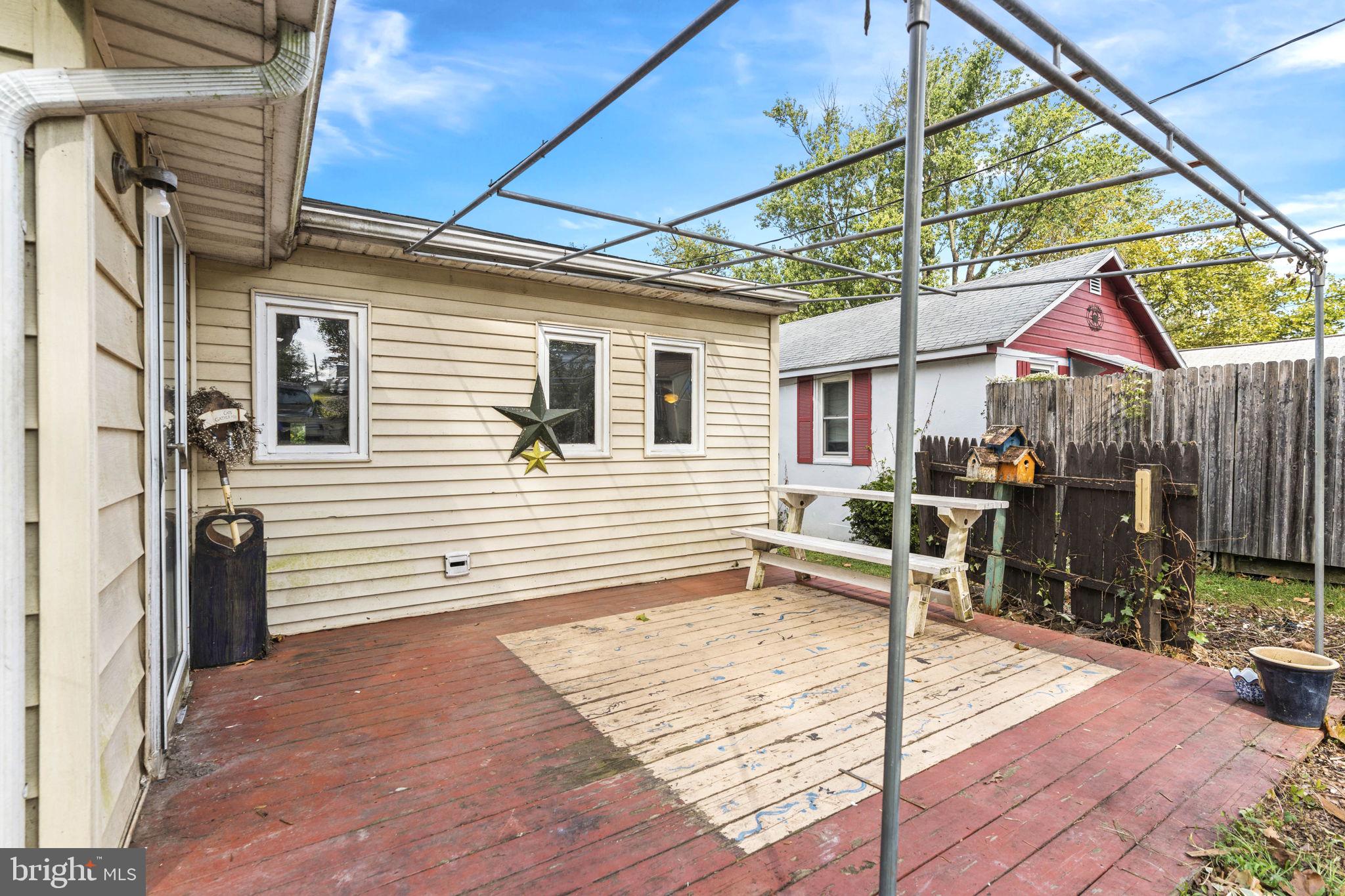 CRYSTAL BEACH MANOR - Residential