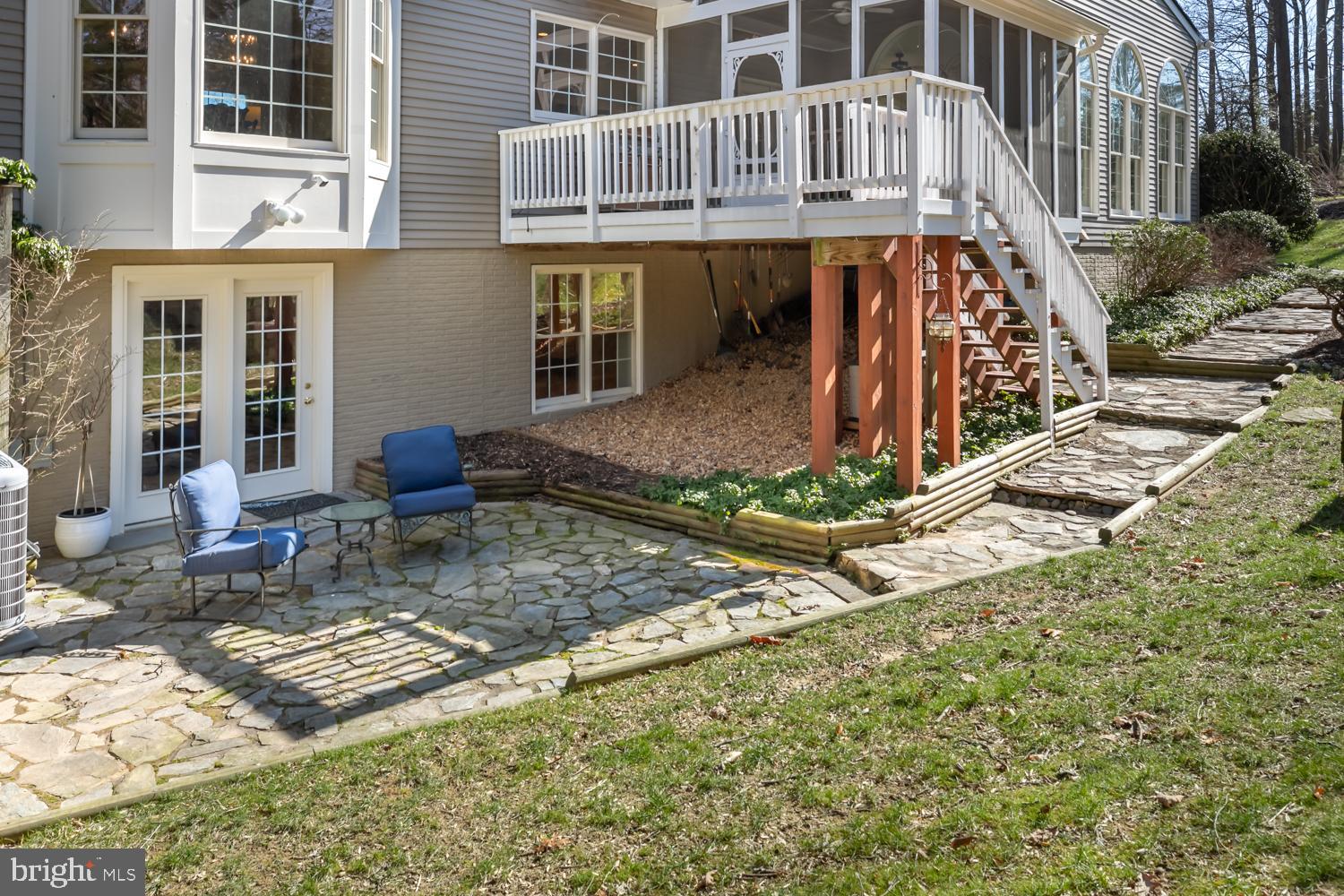 TIMBERLAKE ESTATES - Residential