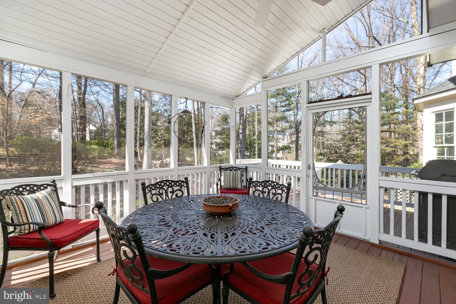 TIMBERLAKE ESTATES - Residential