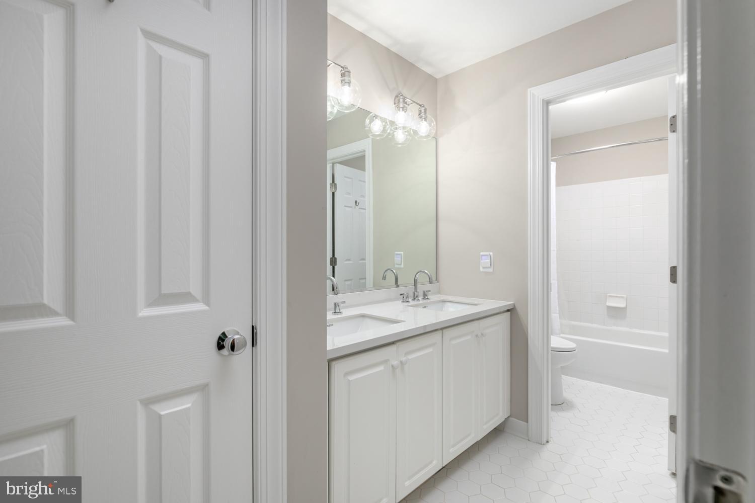 TIMBERLAKE ESTATES - Residential