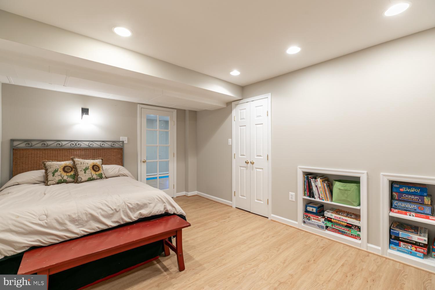 TIMBERLAKE ESTATES - Residential