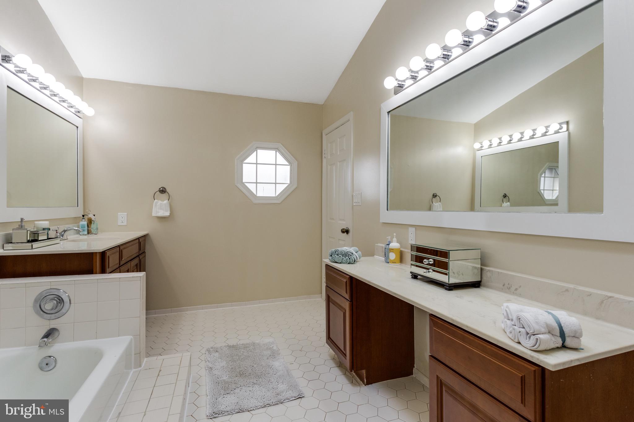 KINGSTOWNE - Residential