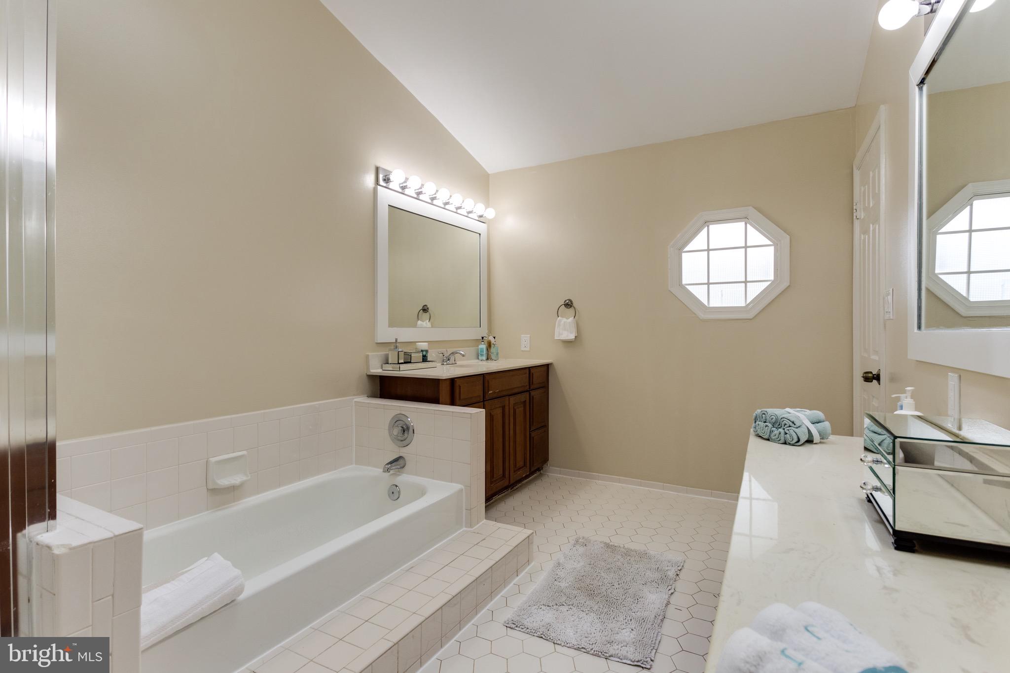 KINGSTOWNE - Residential