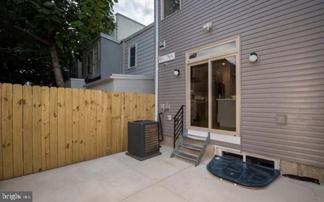 POINT BREEZE - Residential Lease
