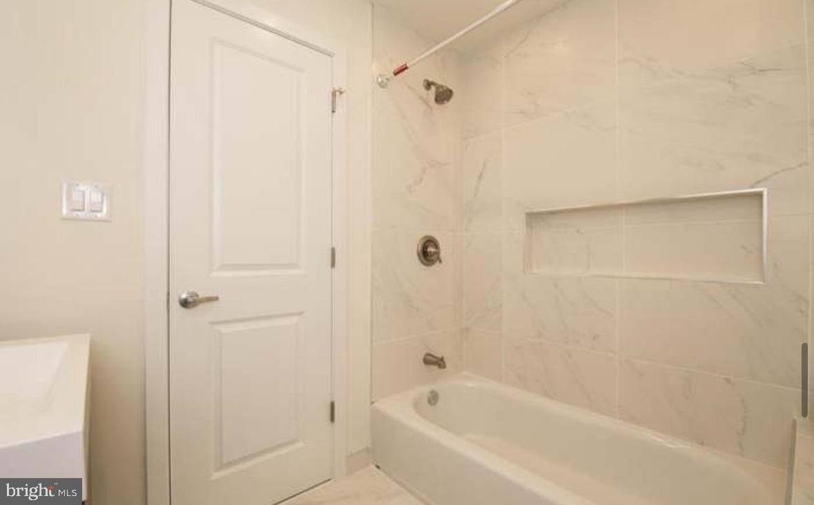 POINT BREEZE - Residential Lease