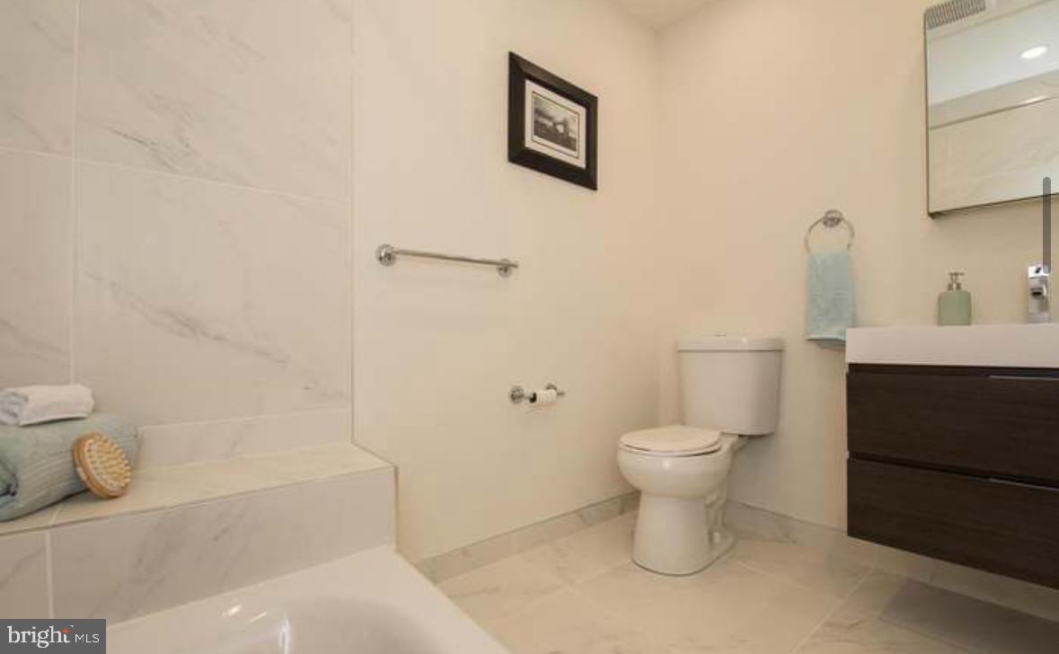 POINT BREEZE - Residential Lease