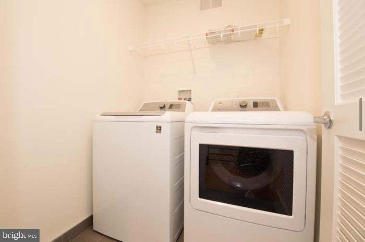 POINT BREEZE - Residential Lease
