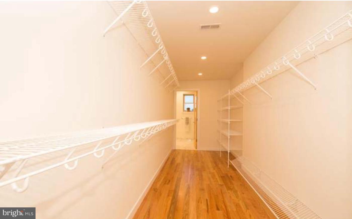 POINT BREEZE - Residential Lease