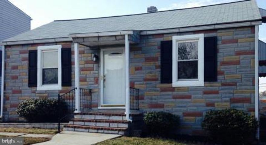 Serious seller--remodeled single family for 150K.!! Cute cape/bungalow with updated kitchen and baths, new carpet, refinished hardwoods, finished clubroom , detached garage, new appliances and so much more!  Not a shortsale or bank. Nice easy, quick sale.    Lower level bedroom and bath to be completed by settlement.