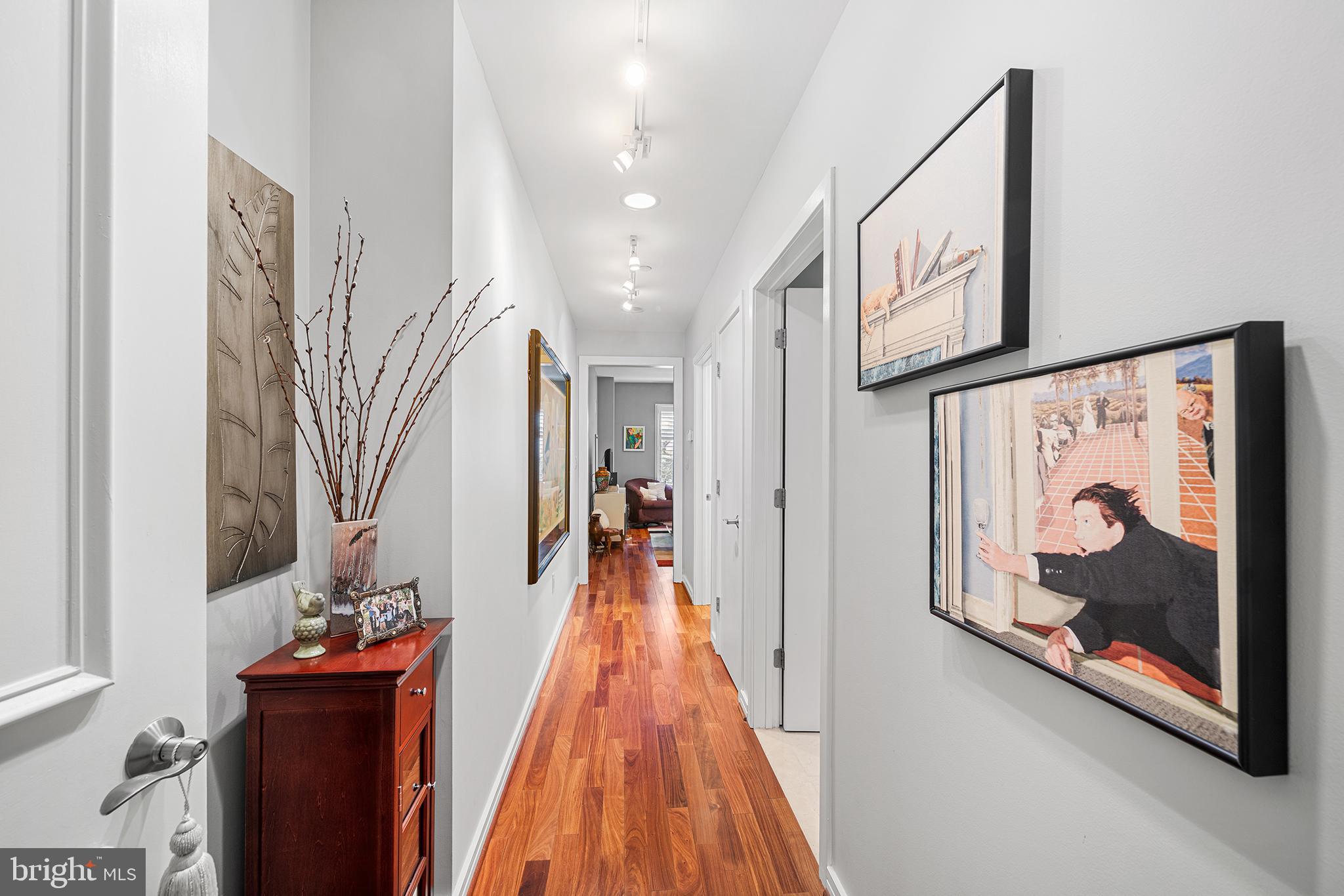 CORINTHIAN - Residential