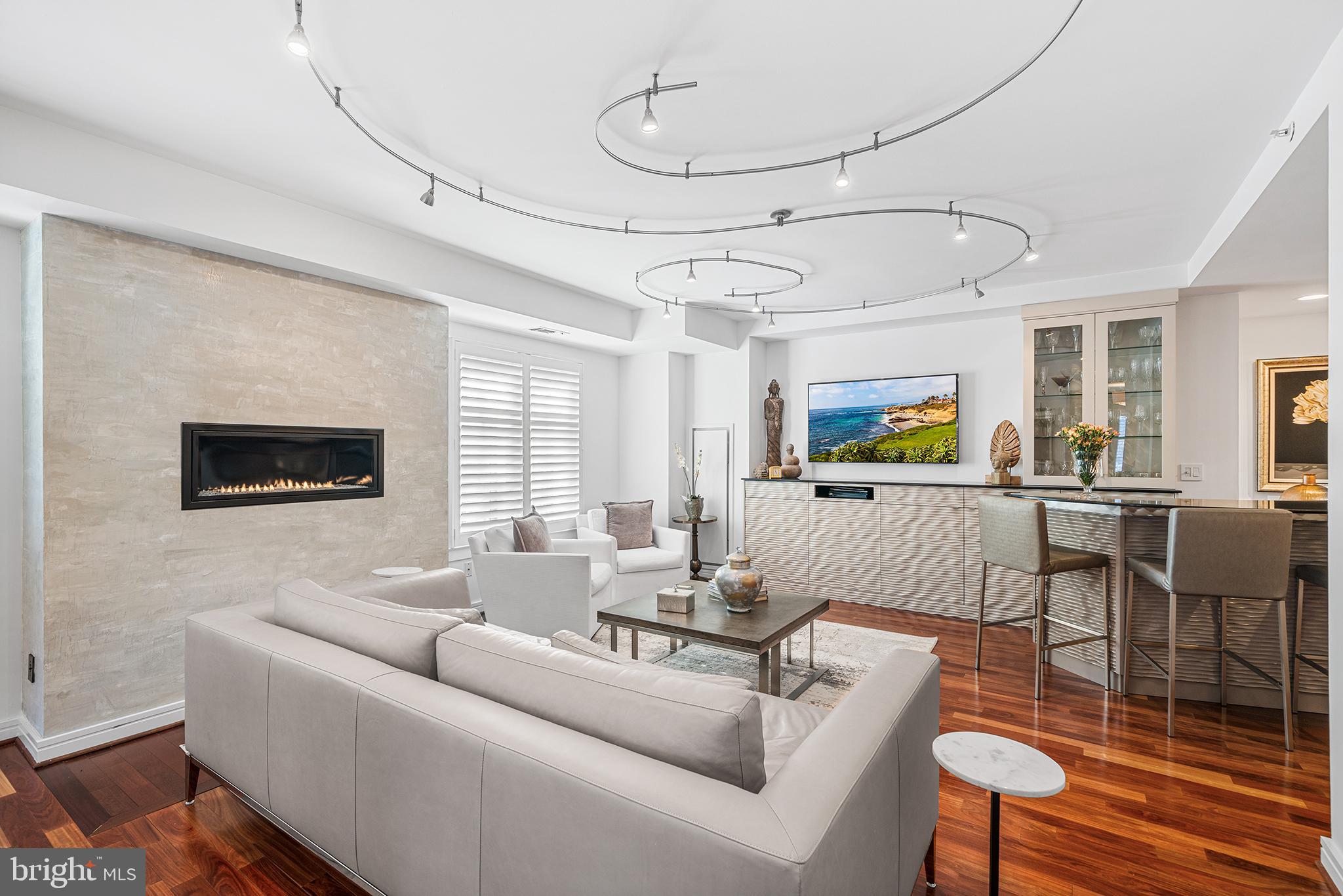 CORINTHIAN - Residential