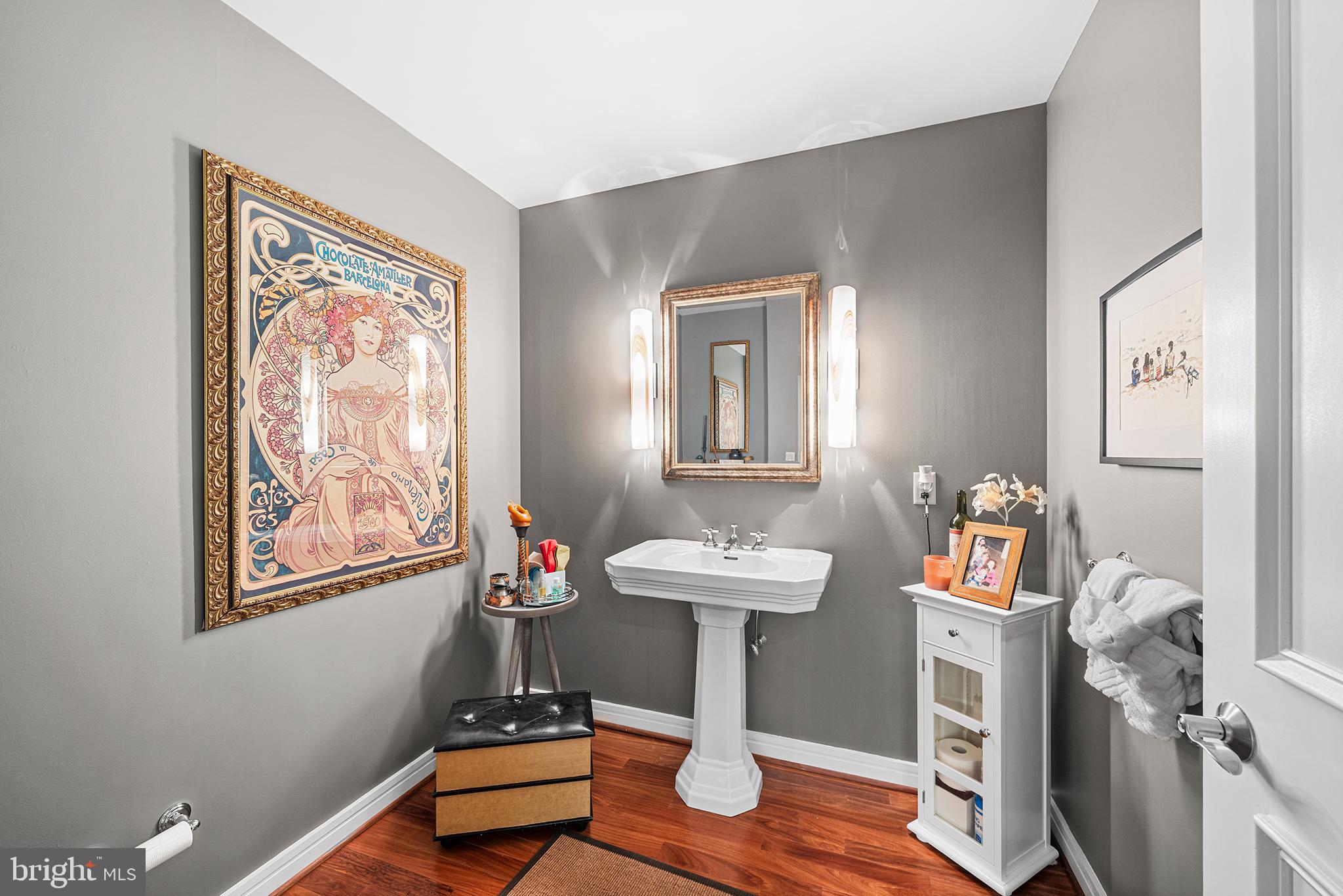 CORINTHIAN - Residential