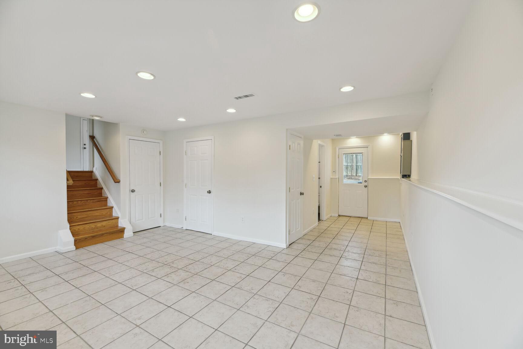 GOINS MANOR - Residential