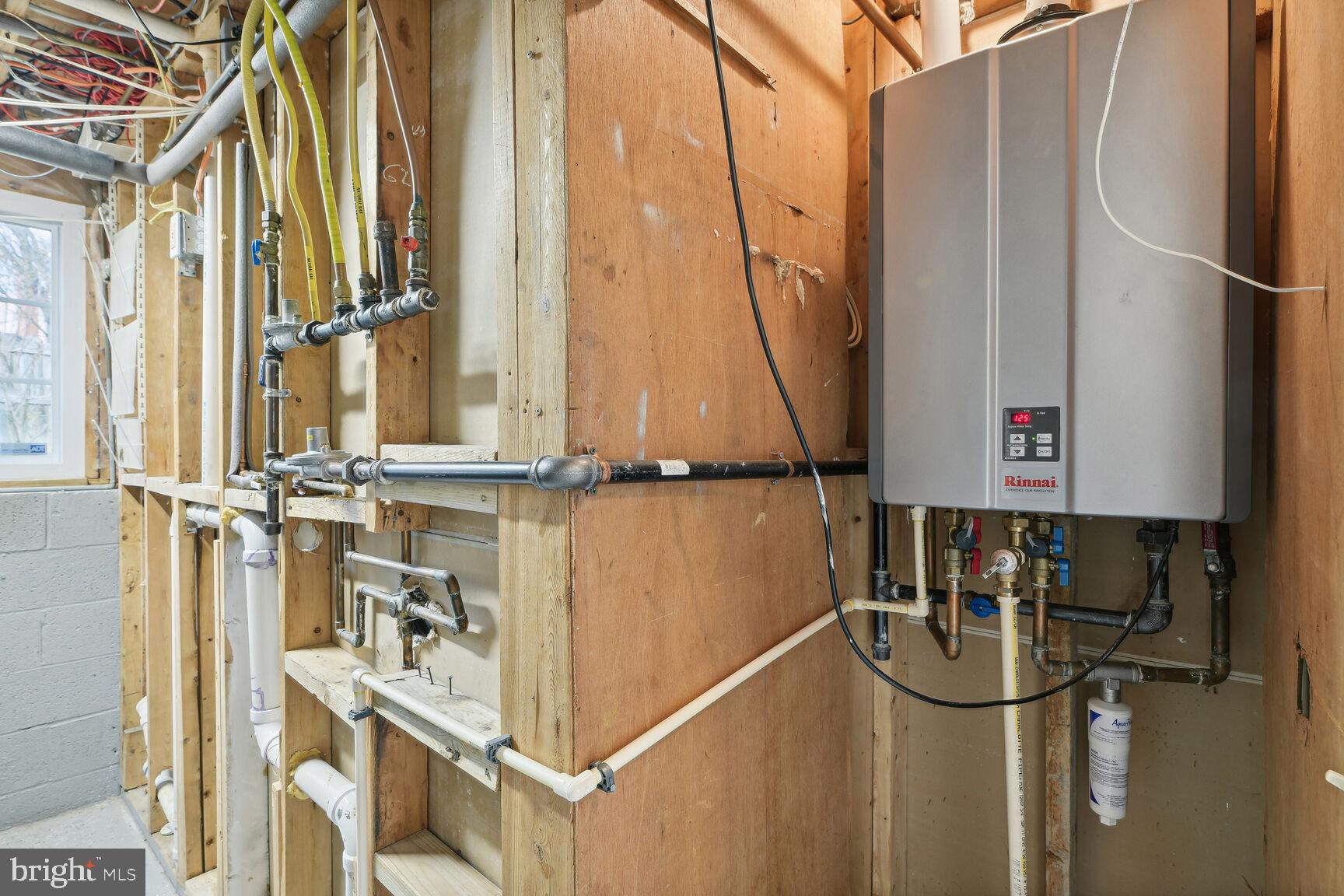 GOINS MANOR - Residential