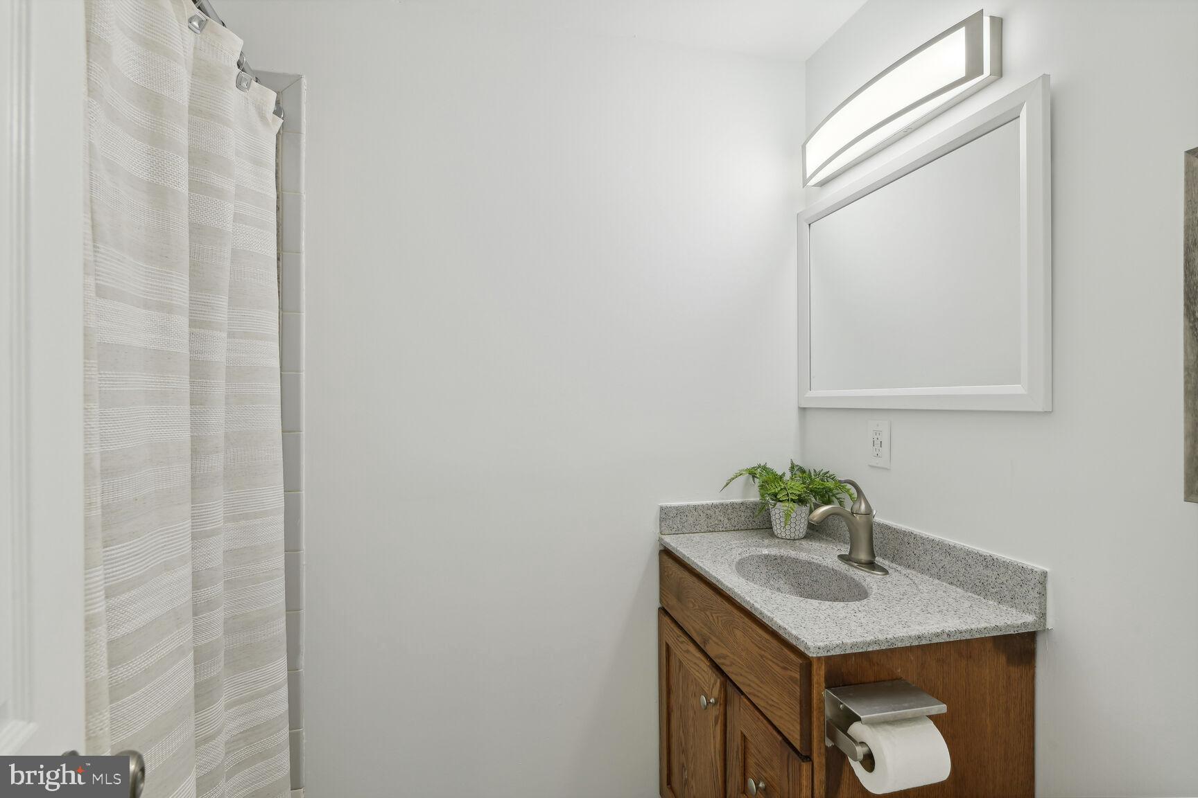 GOINS MANOR - Residential