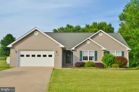 9902 Woodbine Way, New Market, VA MLS: VASH2013366