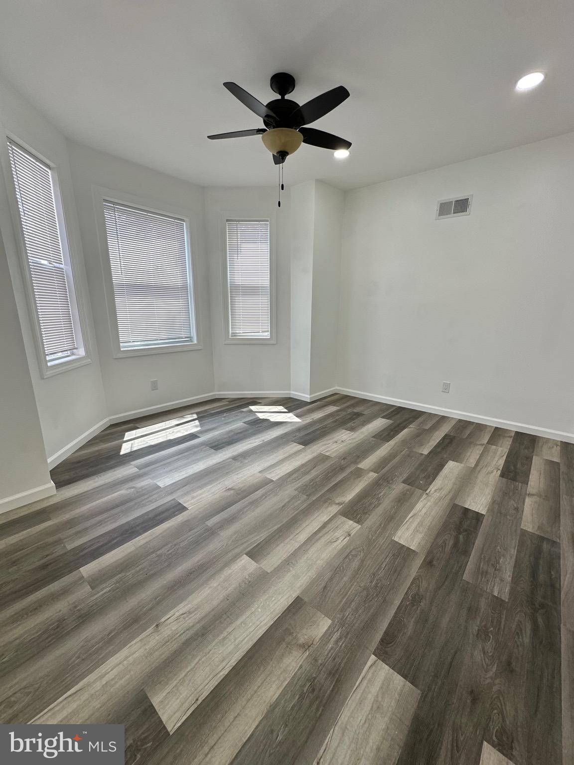 HUNTING PARK - Residential Lease