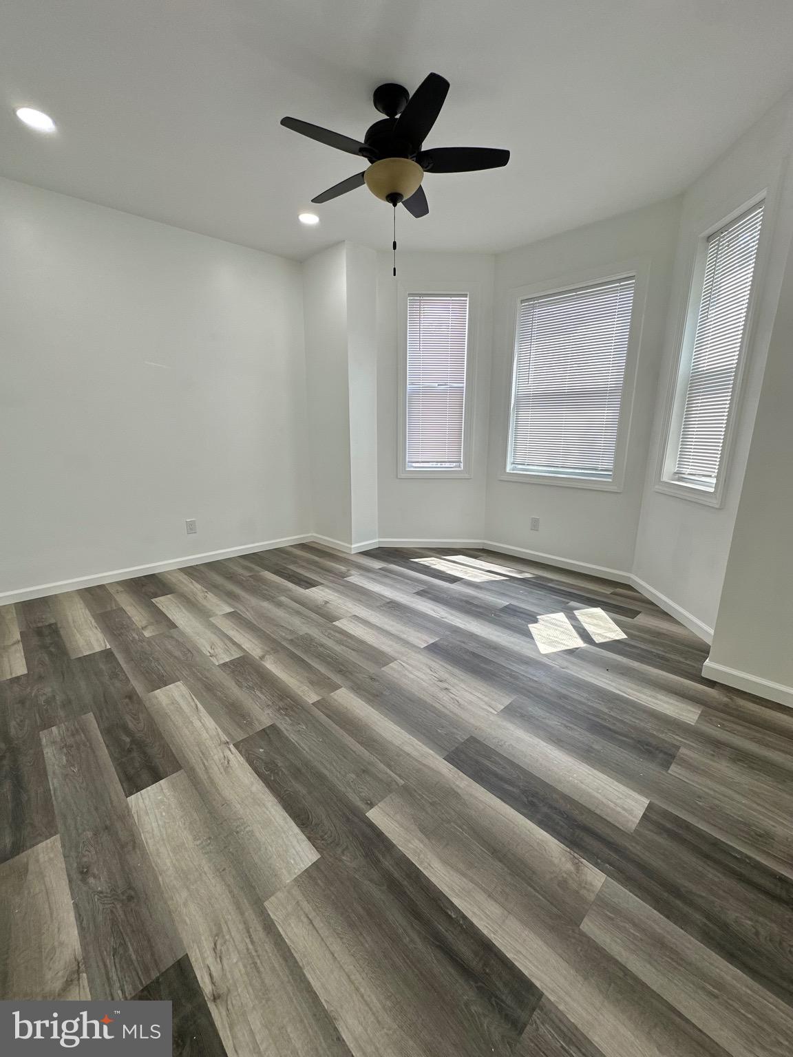 HUNTING PARK - Residential Lease