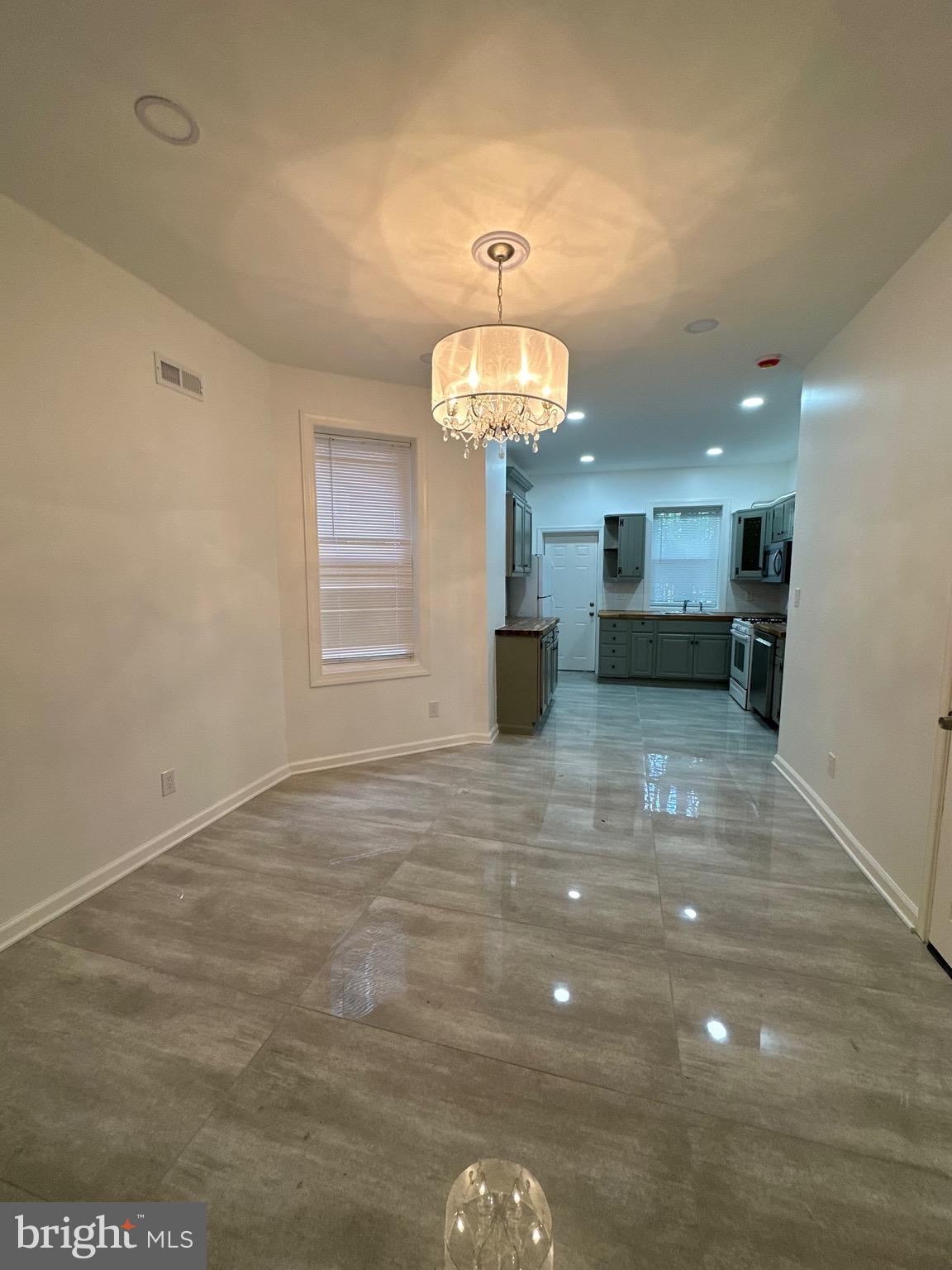 HUNTING PARK - Residential Lease