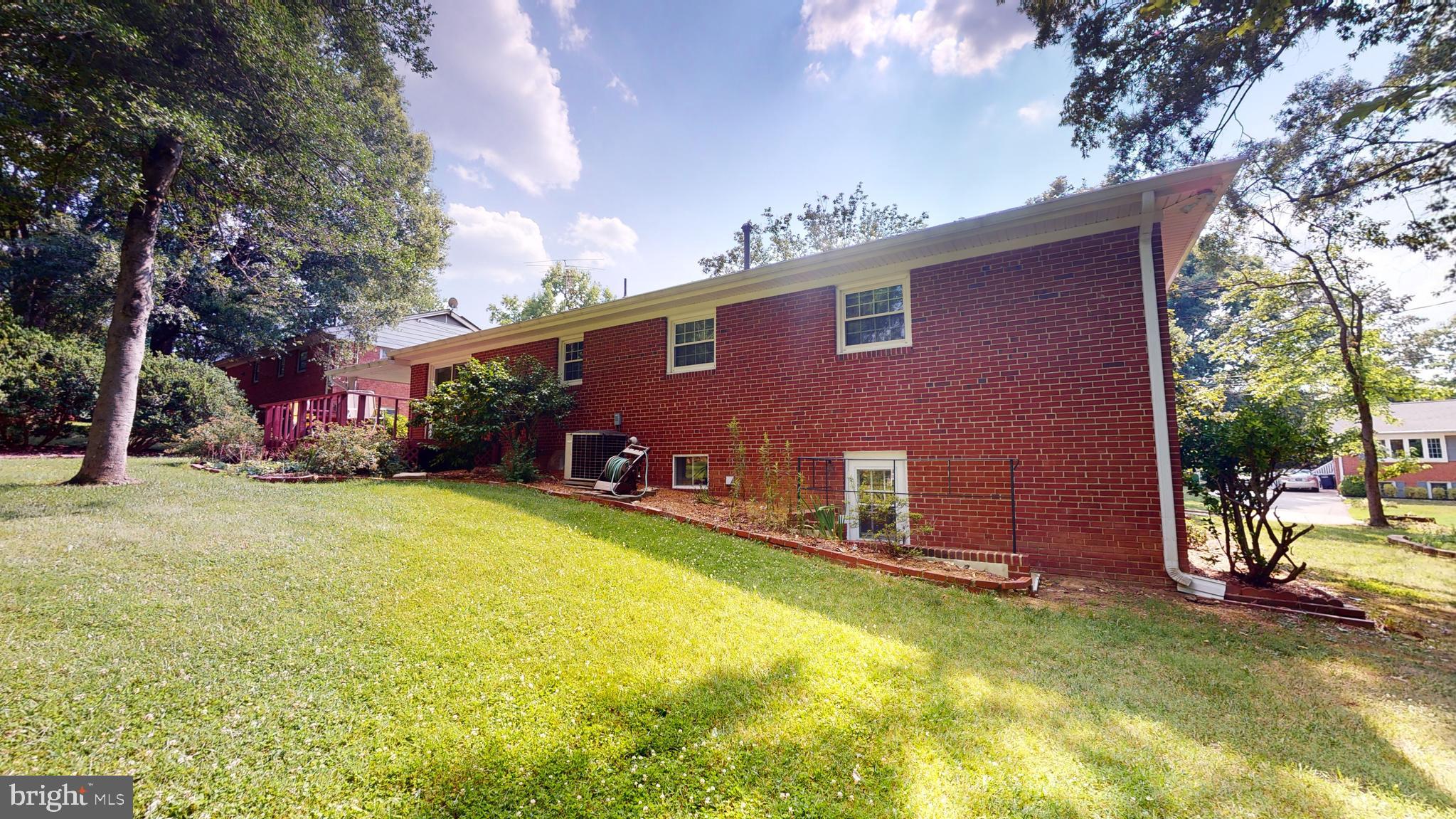 PRESLEY MANOR - Residential