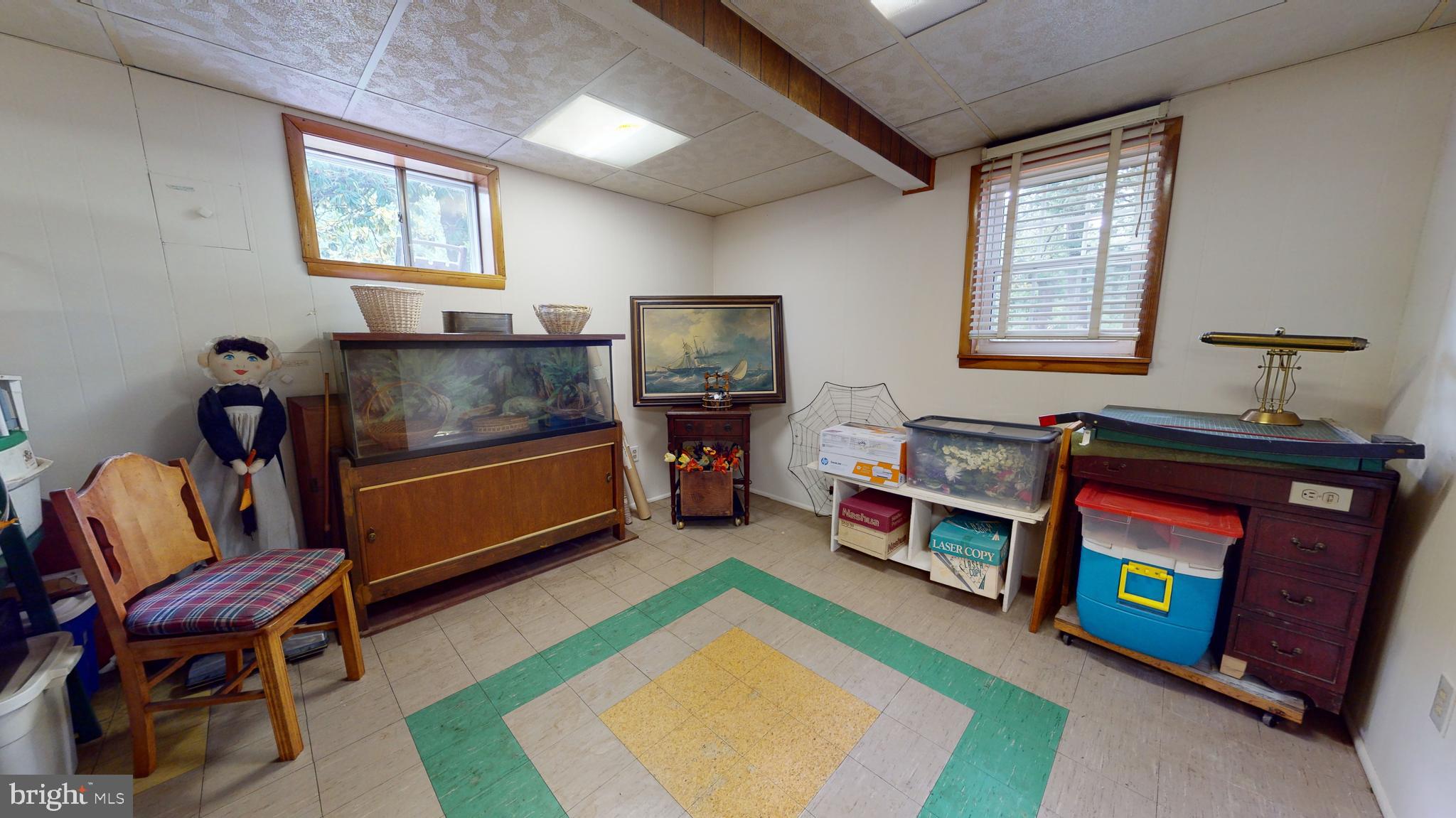 PRESLEY MANOR - Residential