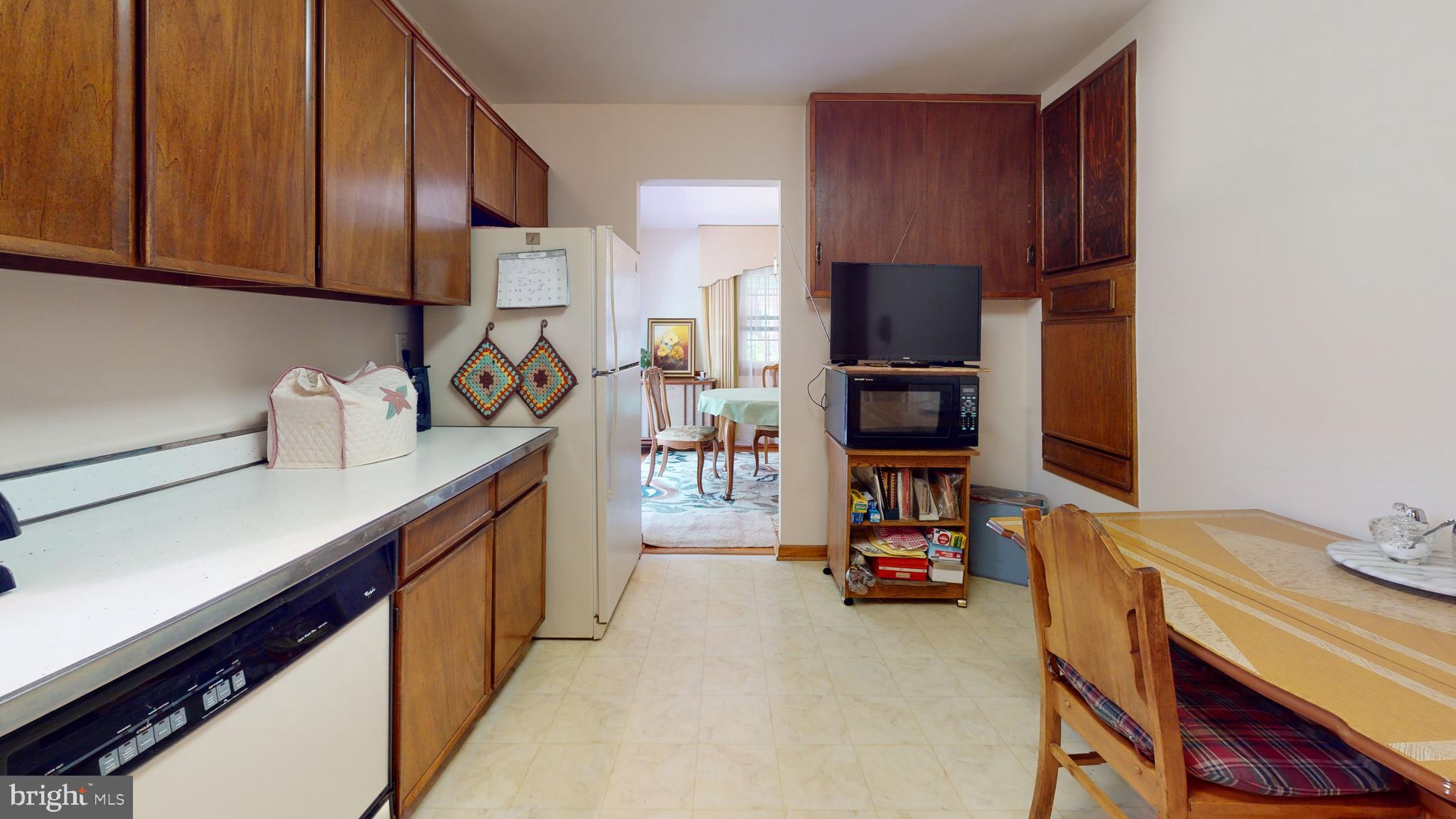 PRESLEY MANOR - Residential