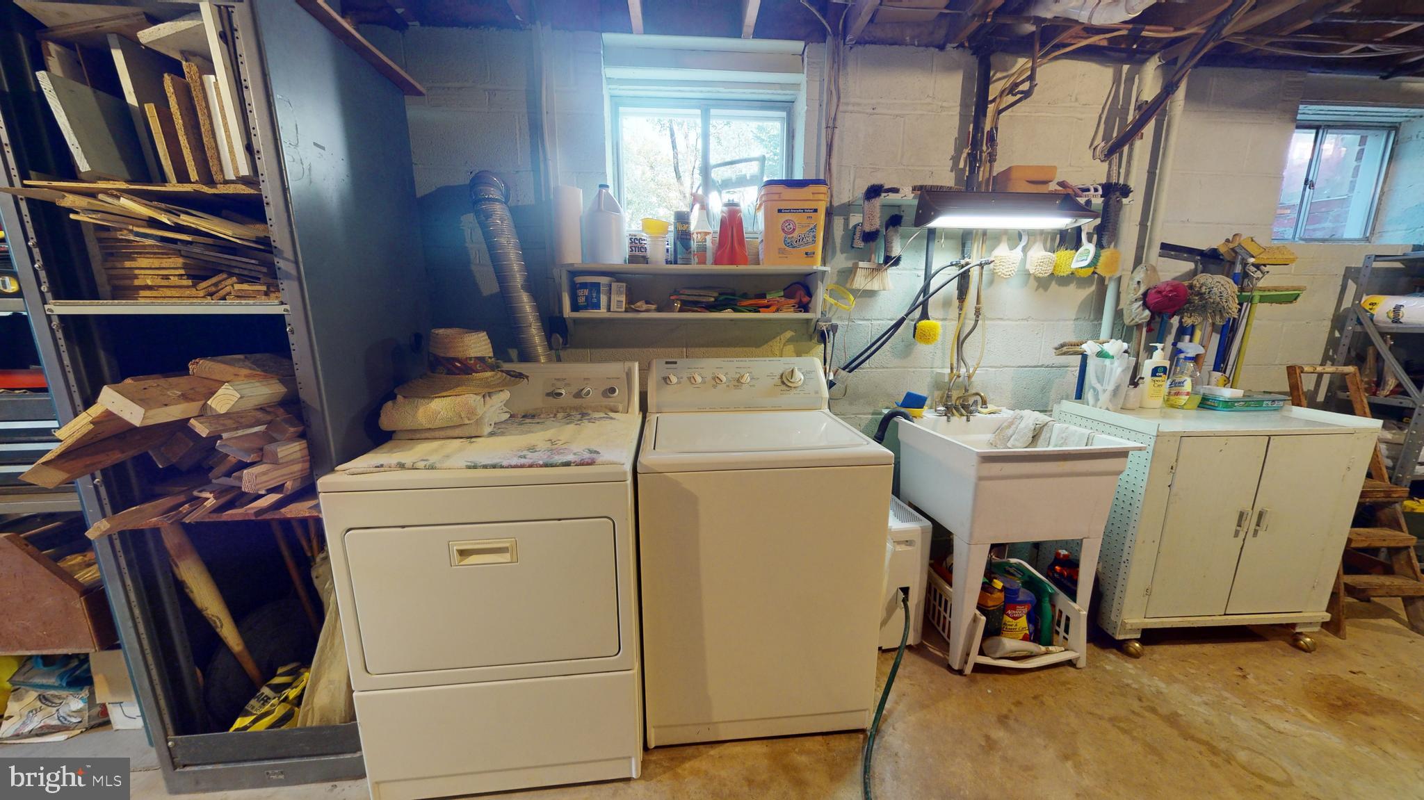 PRESLEY MANOR - Residential