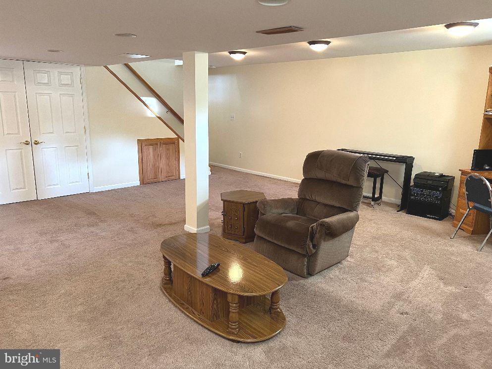 HUNTERS RUN - Residential