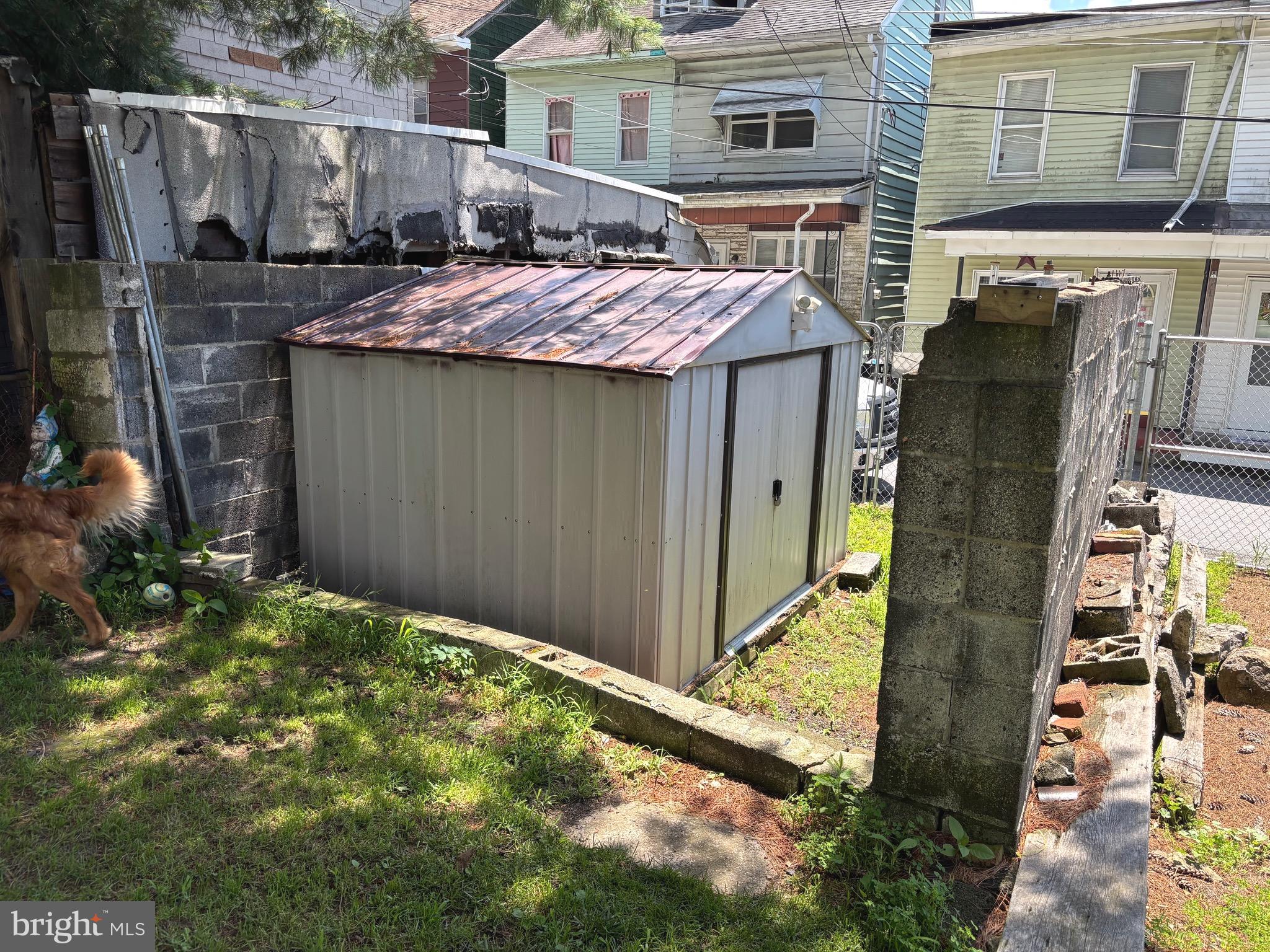 330 W POPLAR STREET
