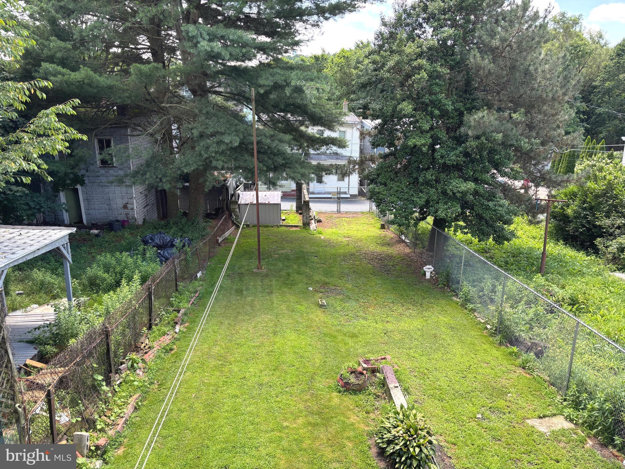 330 W POPLAR STREET