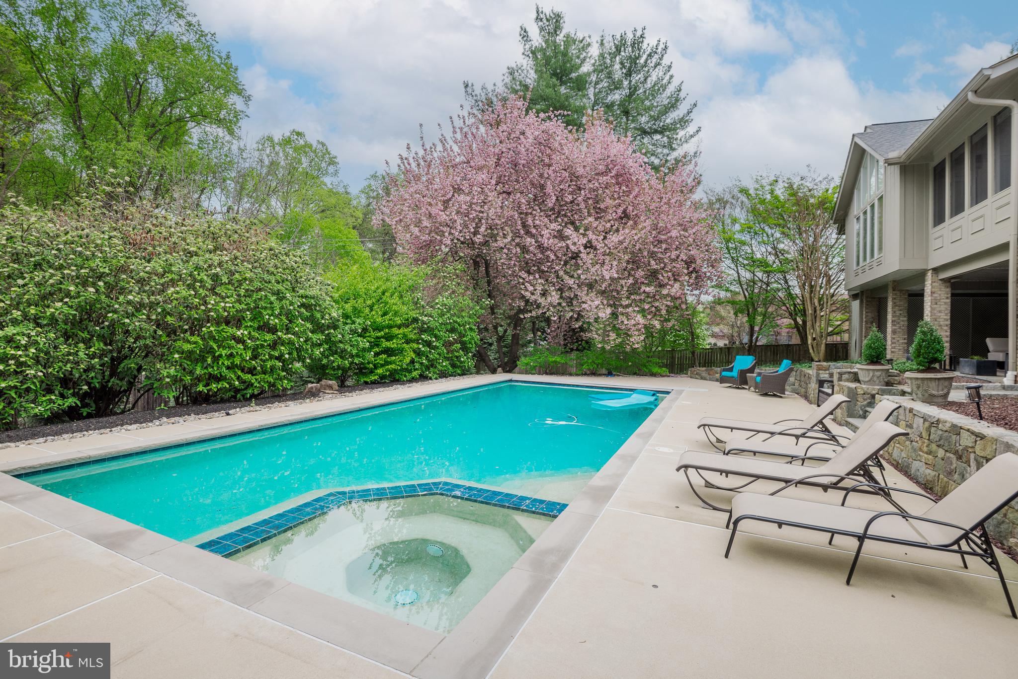 GLEN MILL VILLAGE - Residential