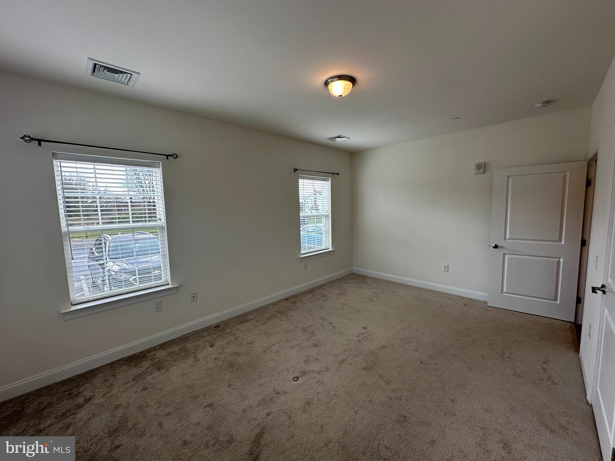 RESIDENCES AT BROOKHAVEN GLEN - Residential Lease