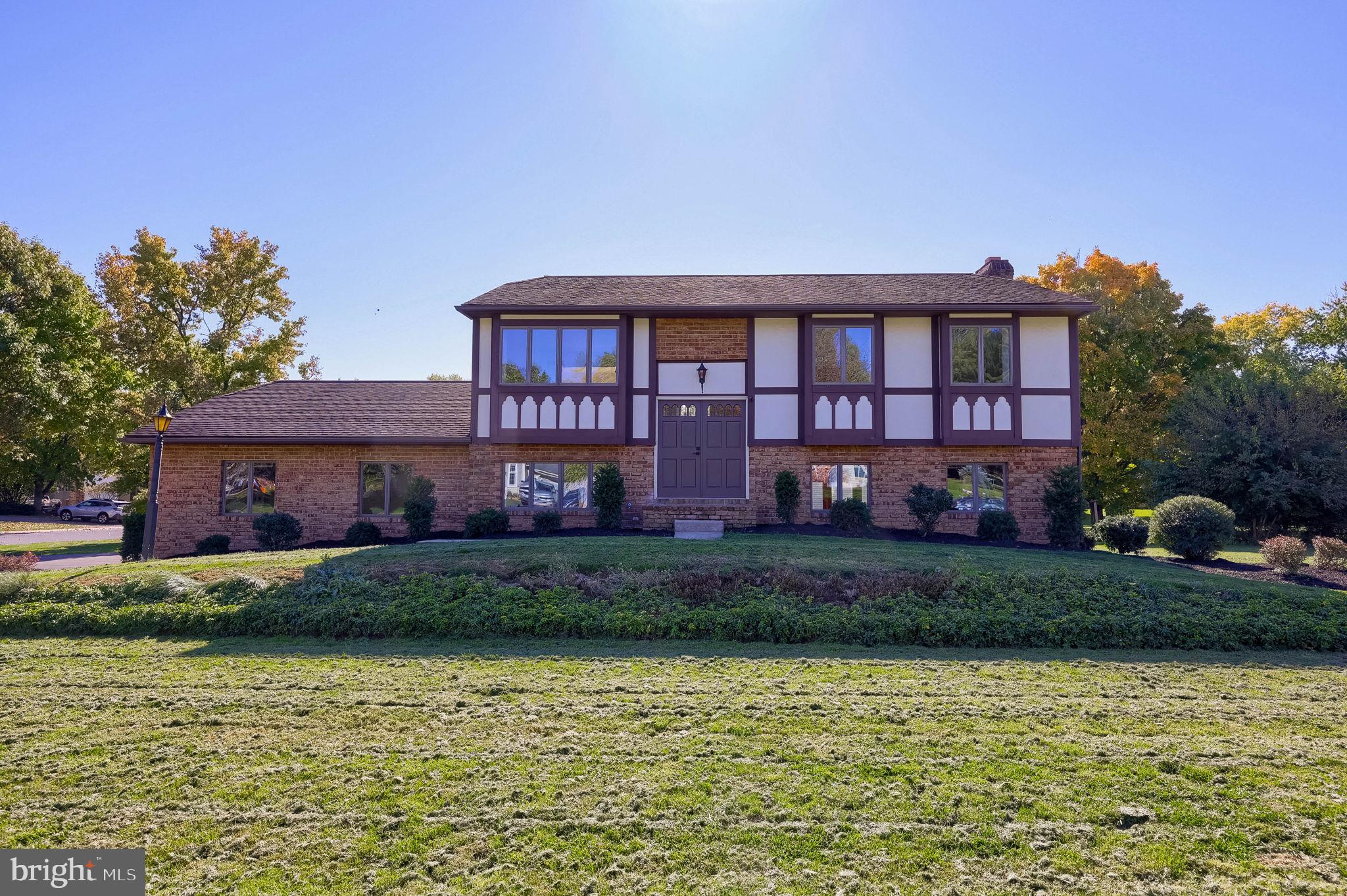 1525 EDINBOROUGH CIRCLE