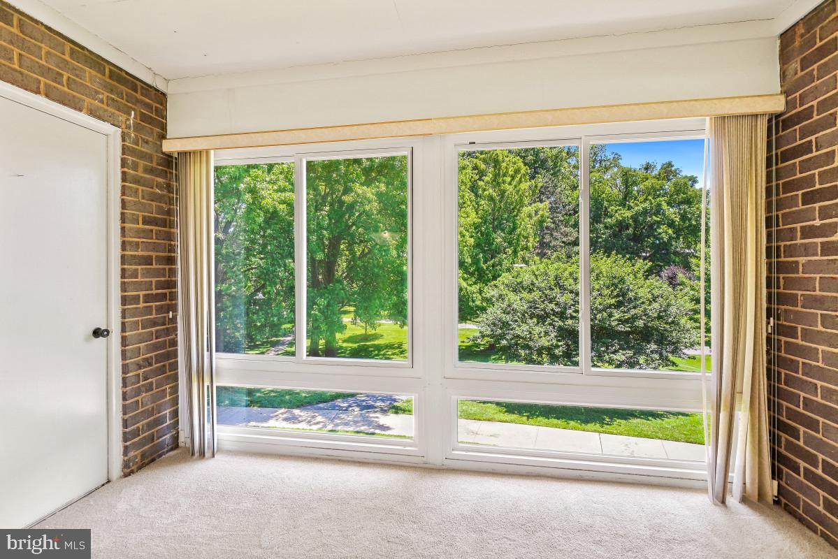 3374 CHISWICK COURT 56-2D