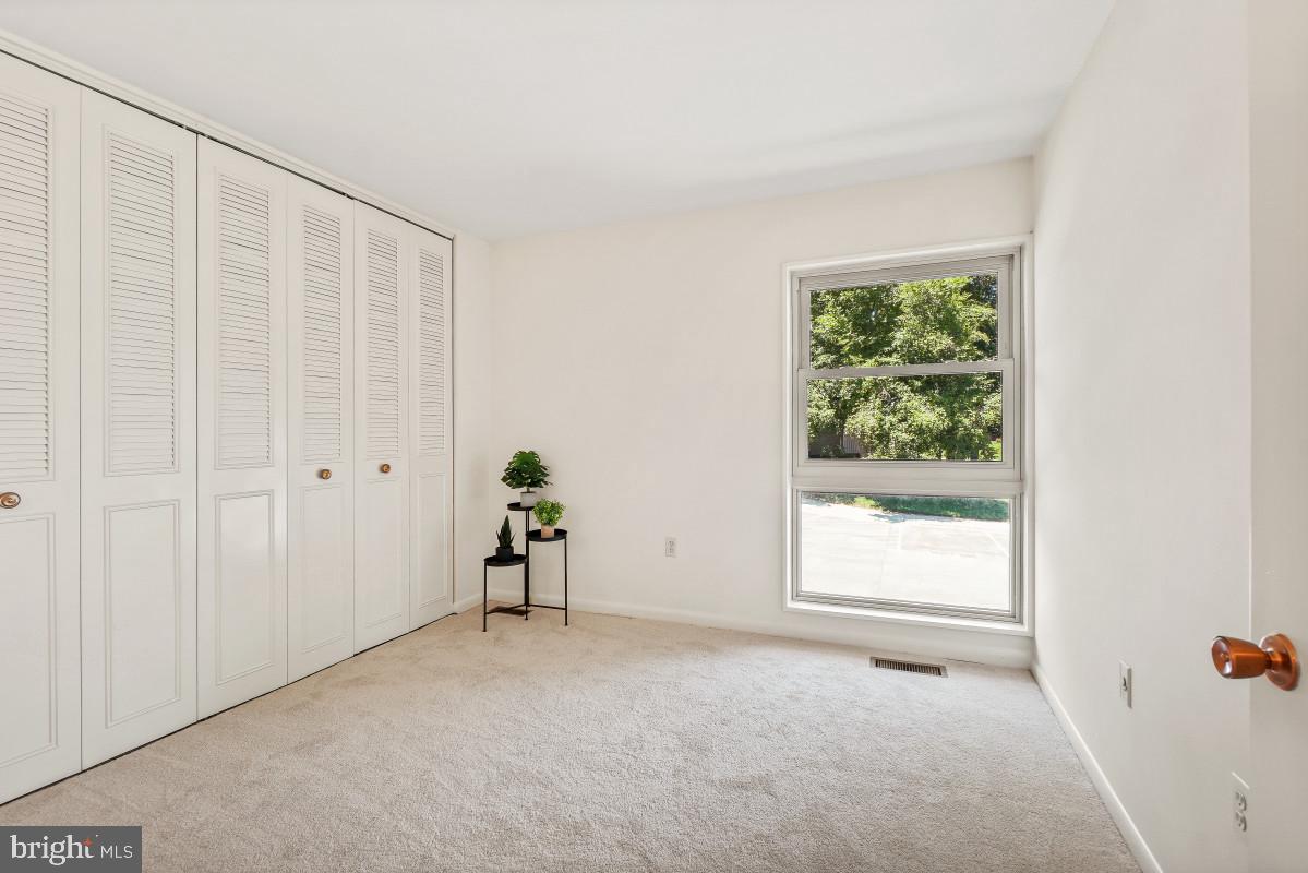 3374 CHISWICK COURT 56-2D