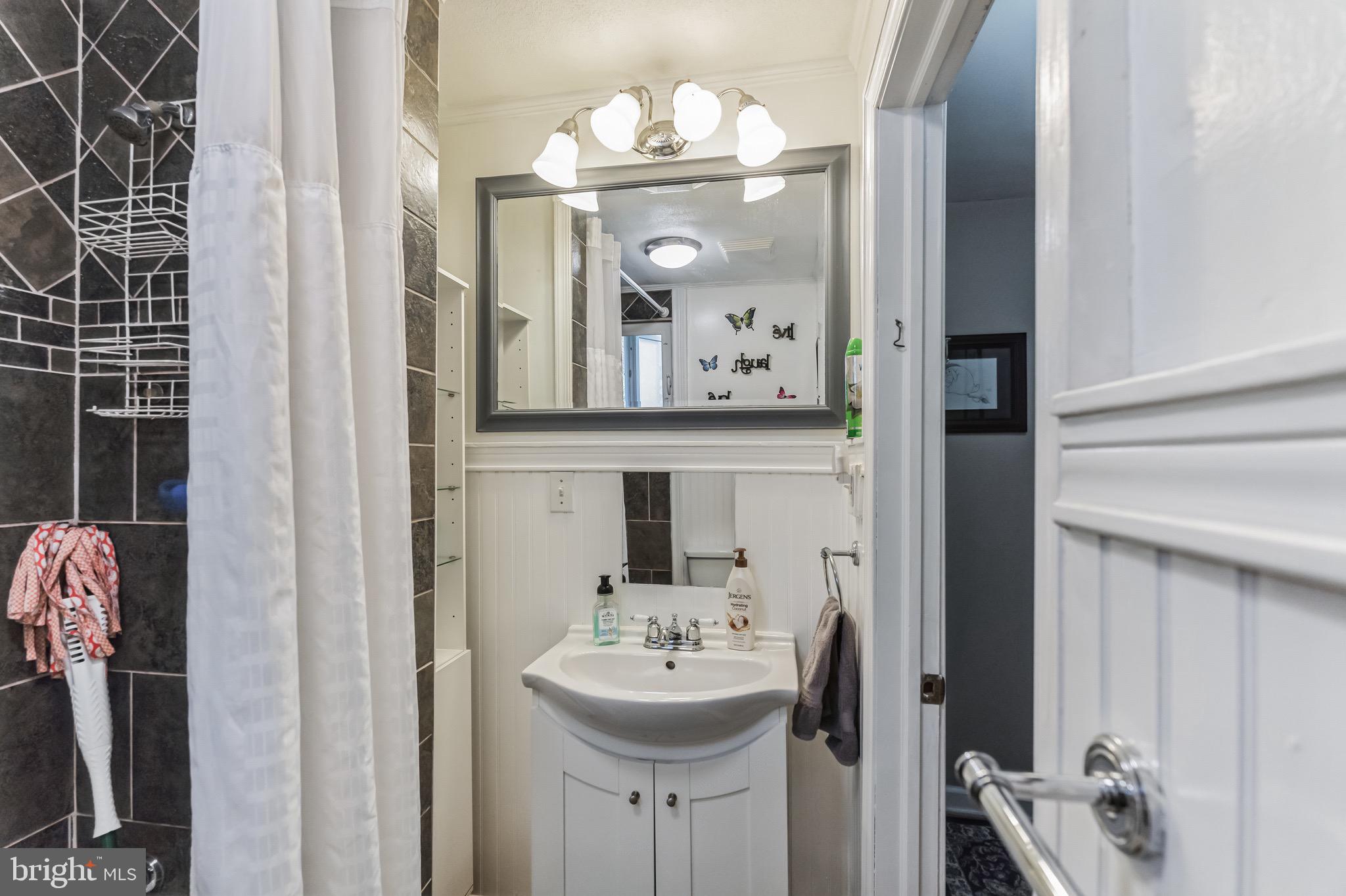 LESTER - Residential