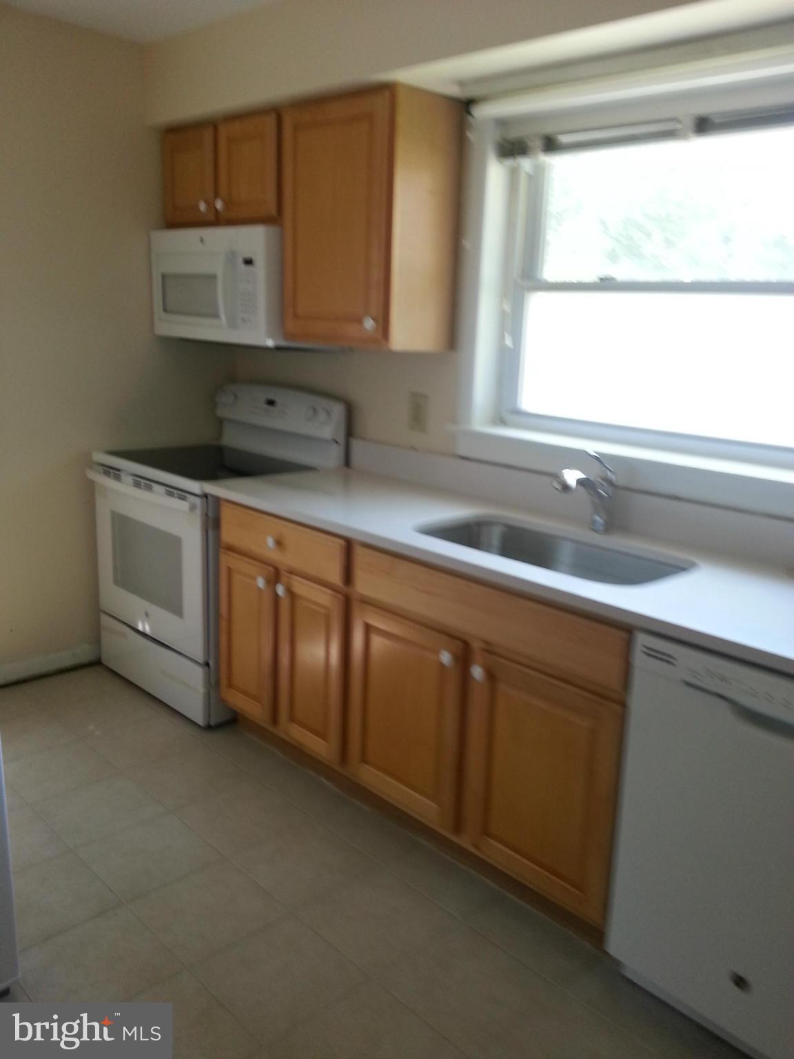 CLARENDON - Residential Lease